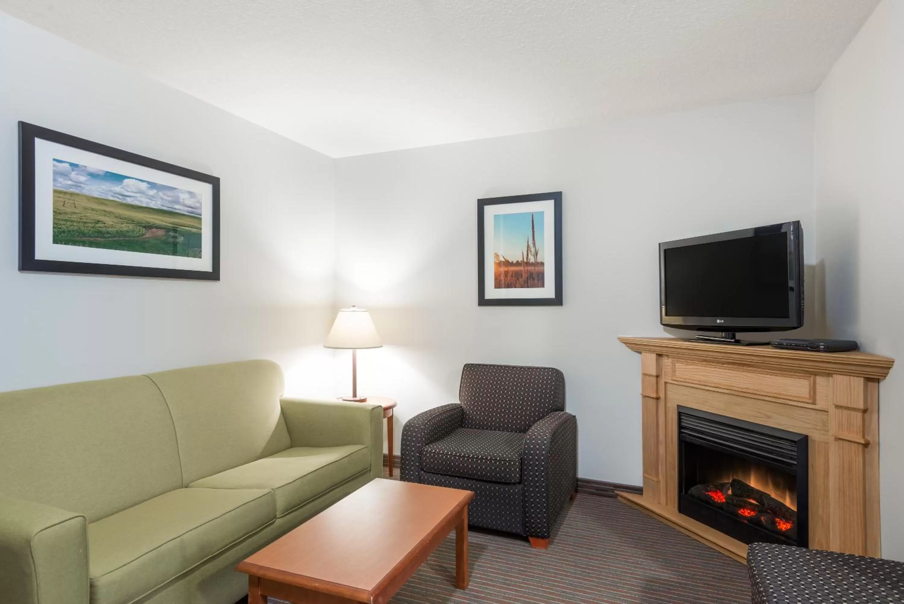 Living room in Super 8 by Wyndham Grande Prairie