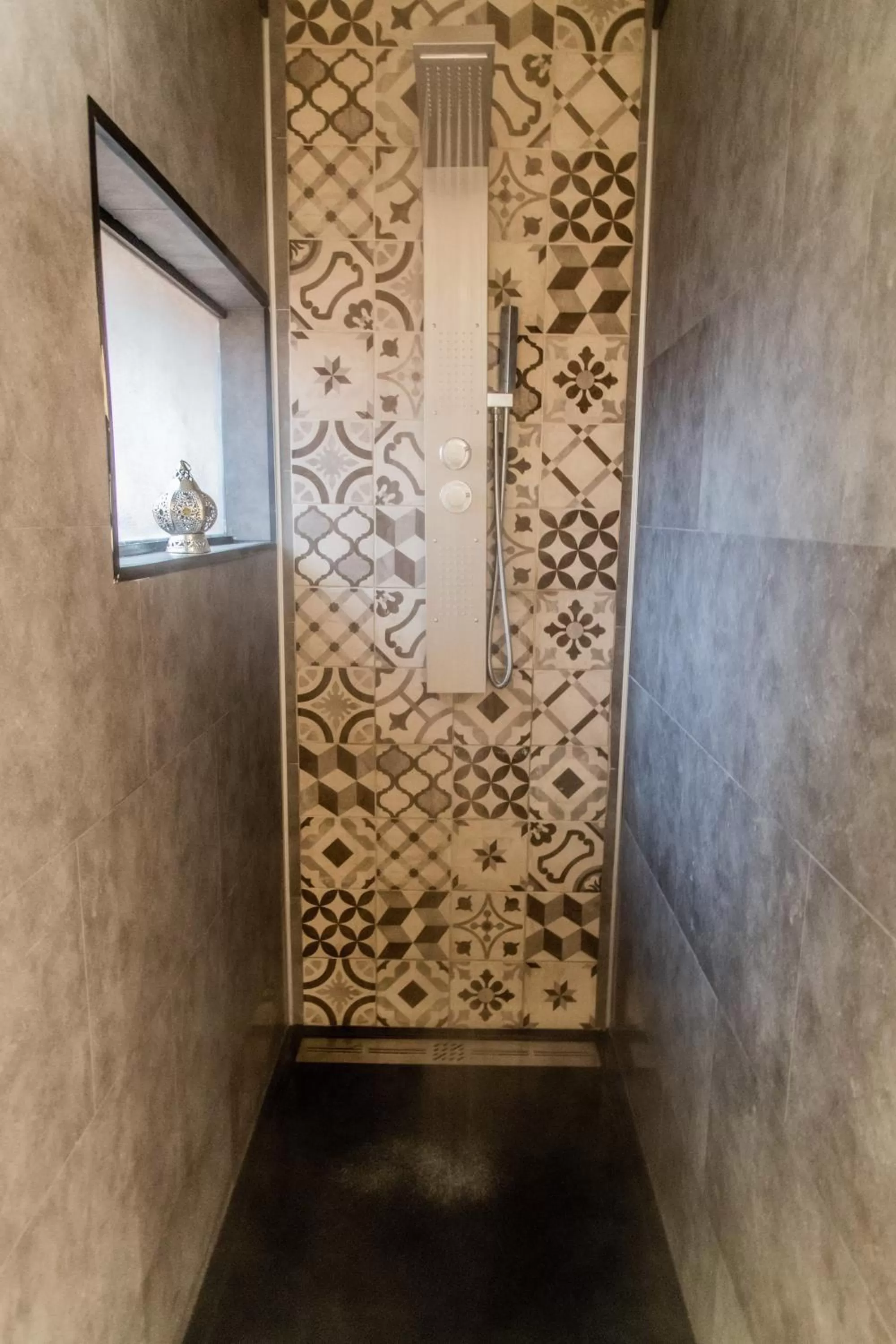 Bathroom in Aux 3 Nuances Suites Privatives & Spa