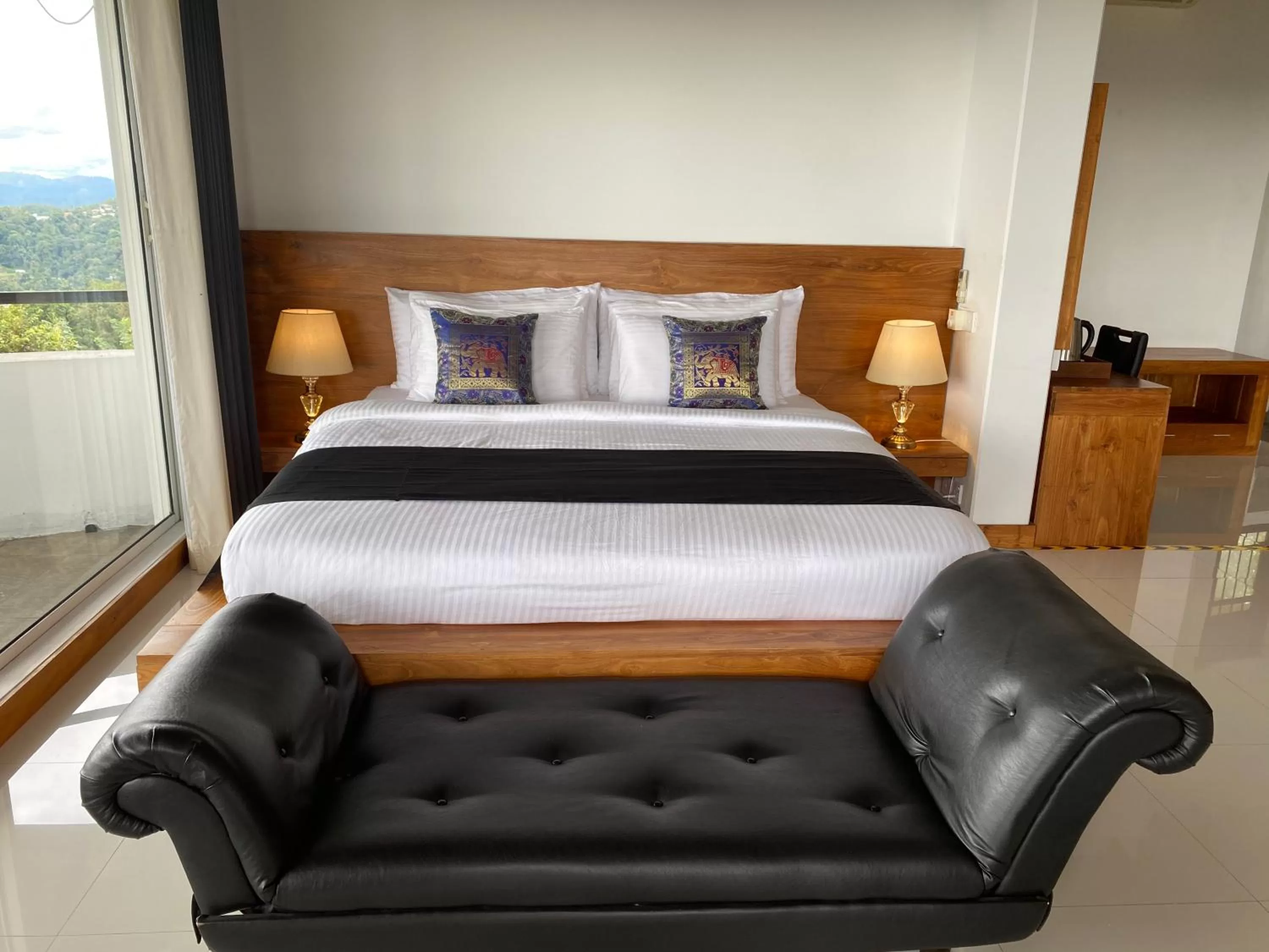 Bed in The Heaven's Villa Kandy