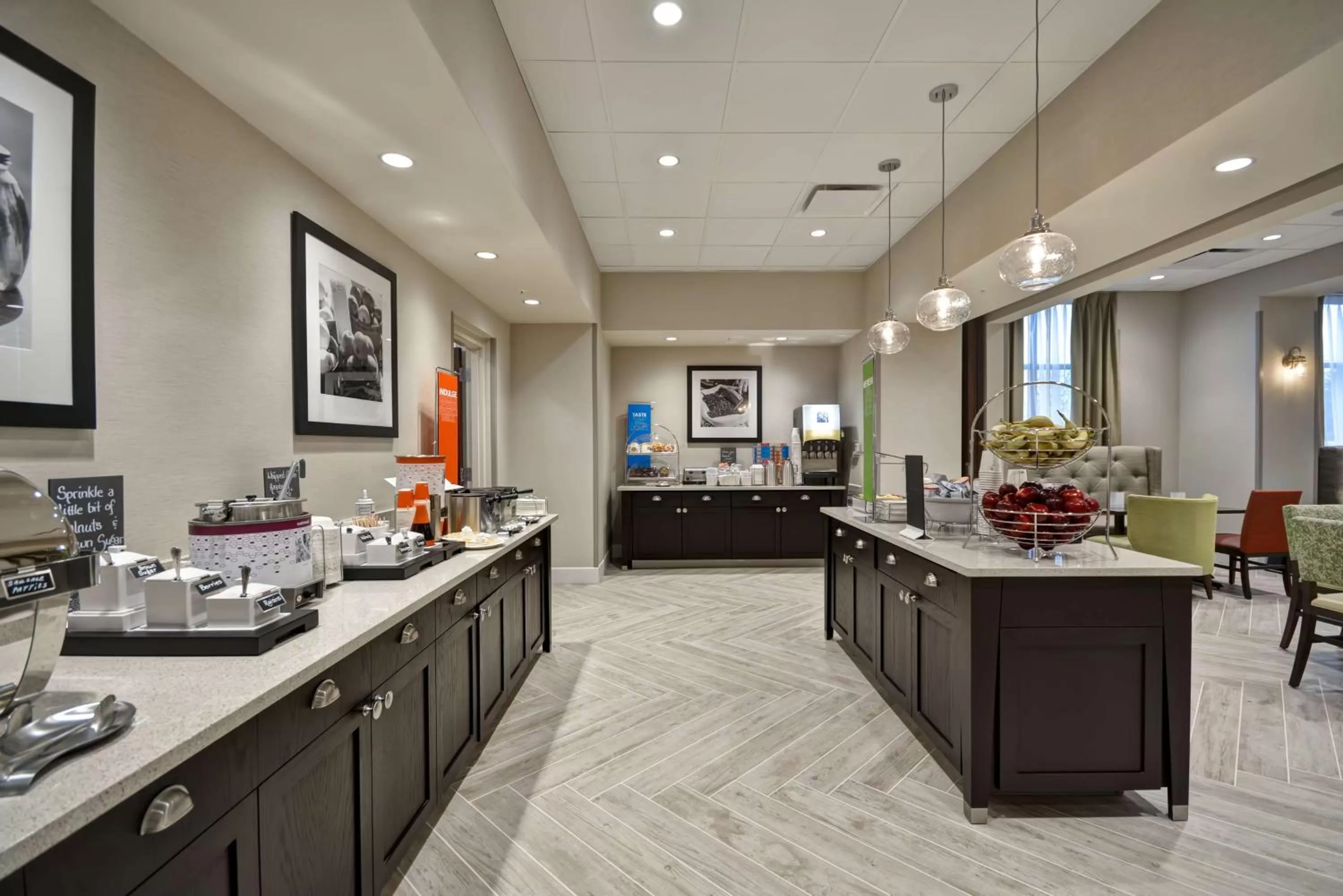 Breakfast in Hampton Inn Livonia Detroit