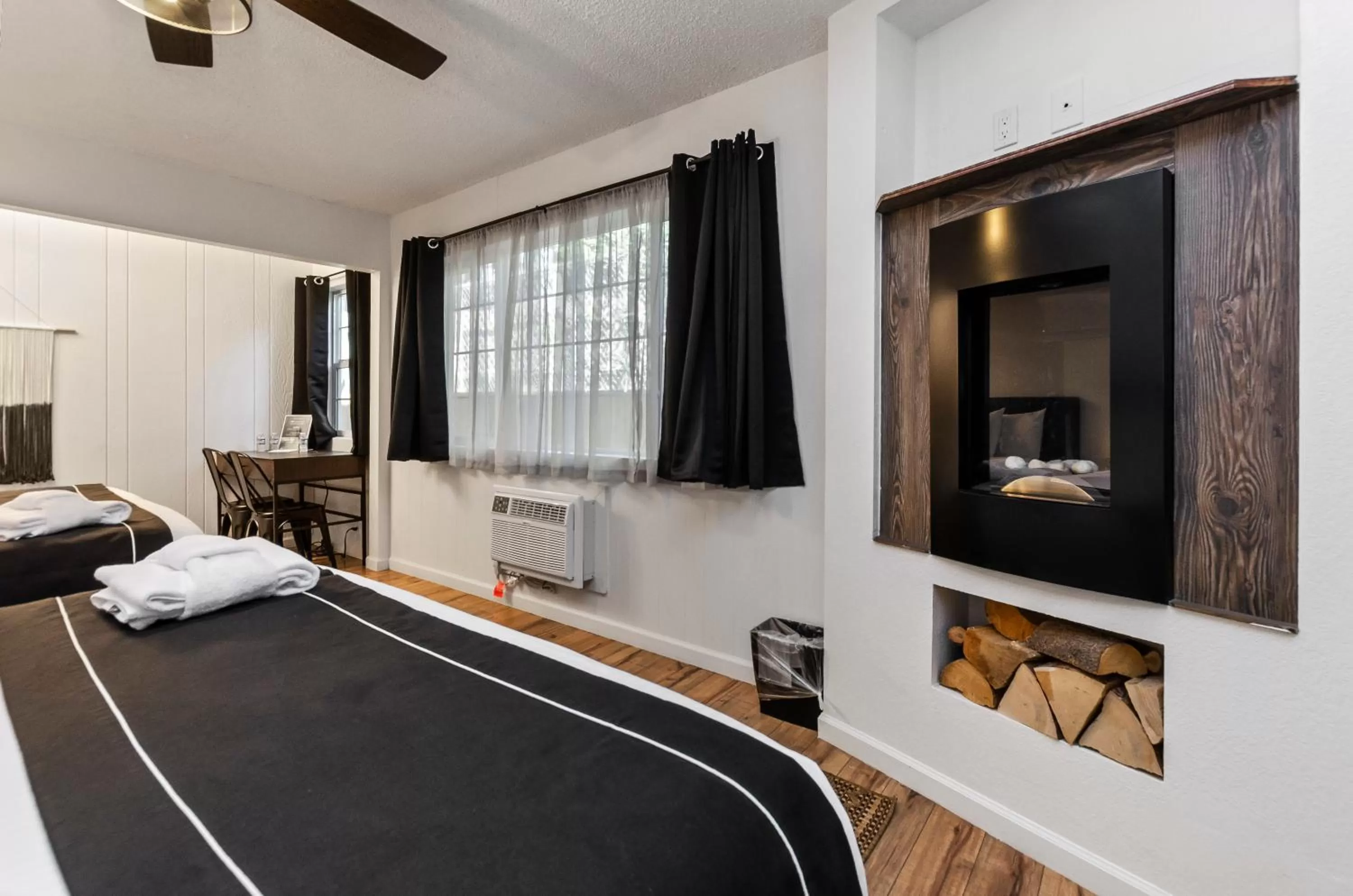 Bed in The Jeffrey Hotel