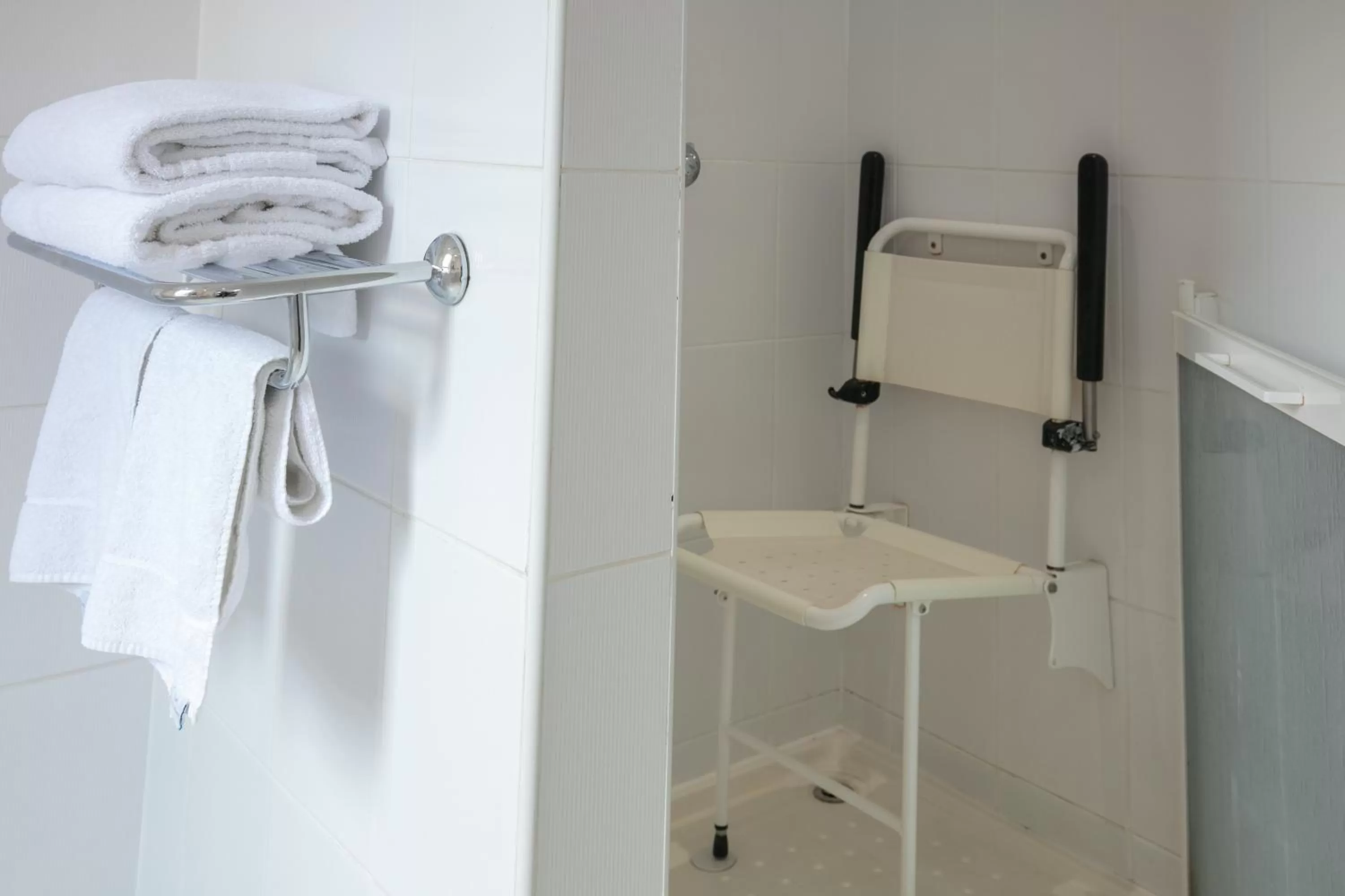 Shower in The Stuart Hotel, Sure Hotel Collection by Best Western