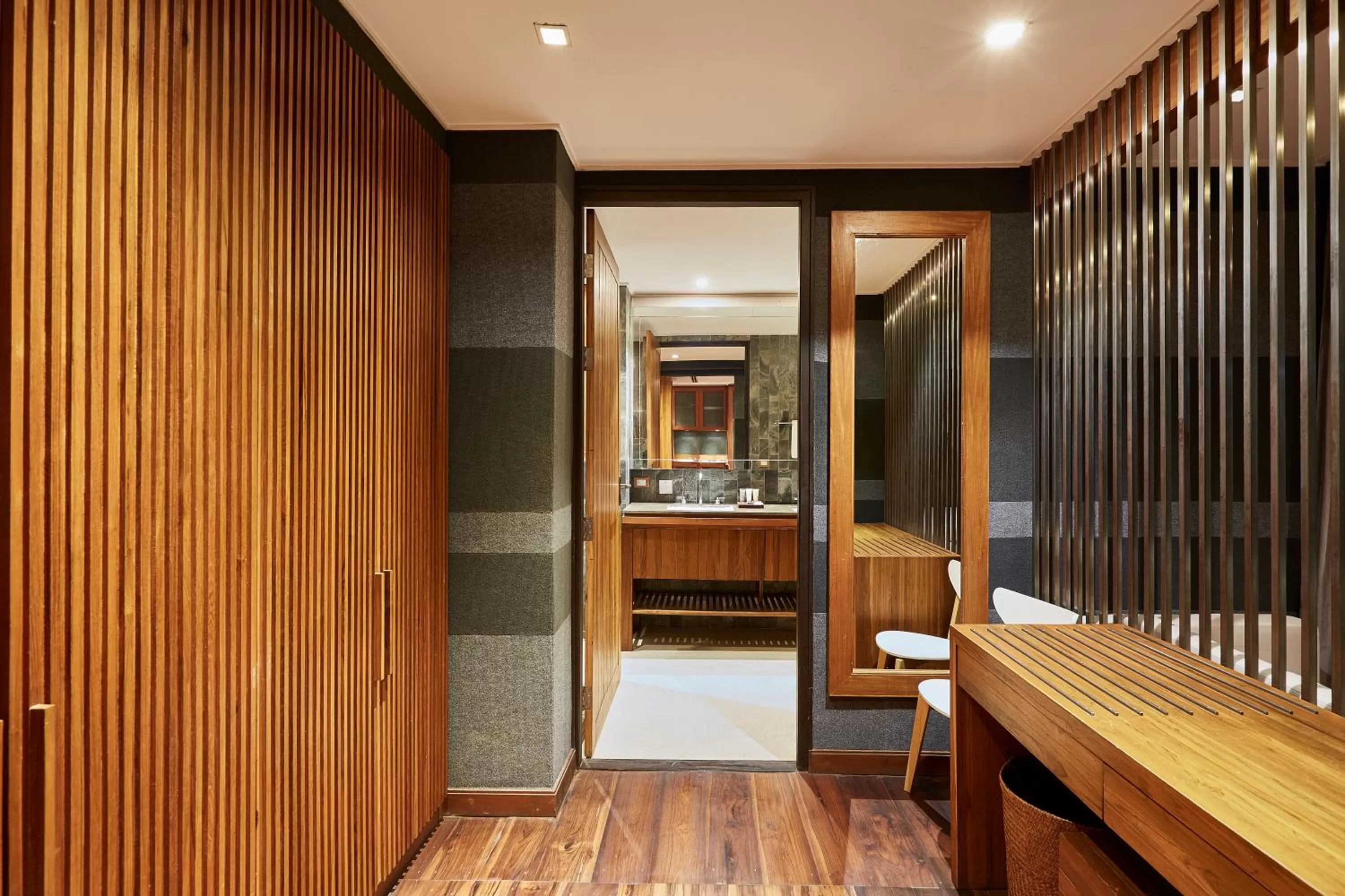 Shower in LUXX Langsuan Hotel - SHA Plus