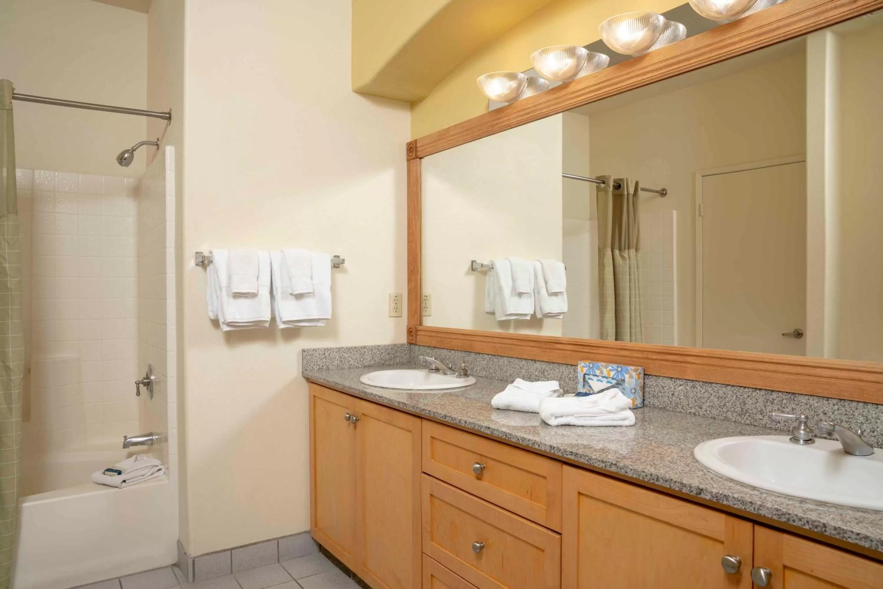 Bathroom in Raintree's Cimarron Golf Resort Palm Springs