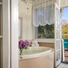 Property building in Casa de Suenos B & B