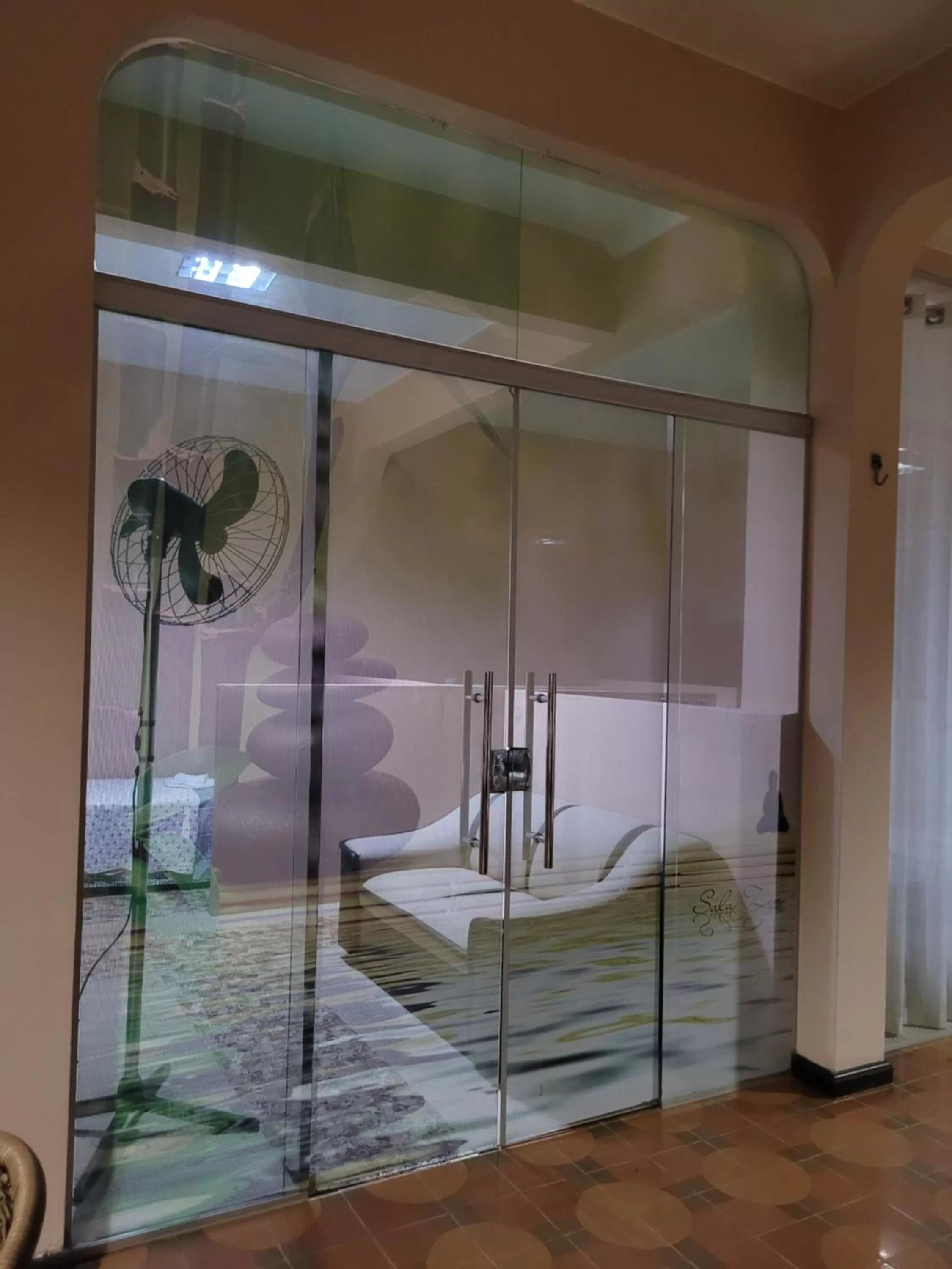 Photo of the whole room, Bathroom in KzaZendf Cama e Cafe Asa Sul