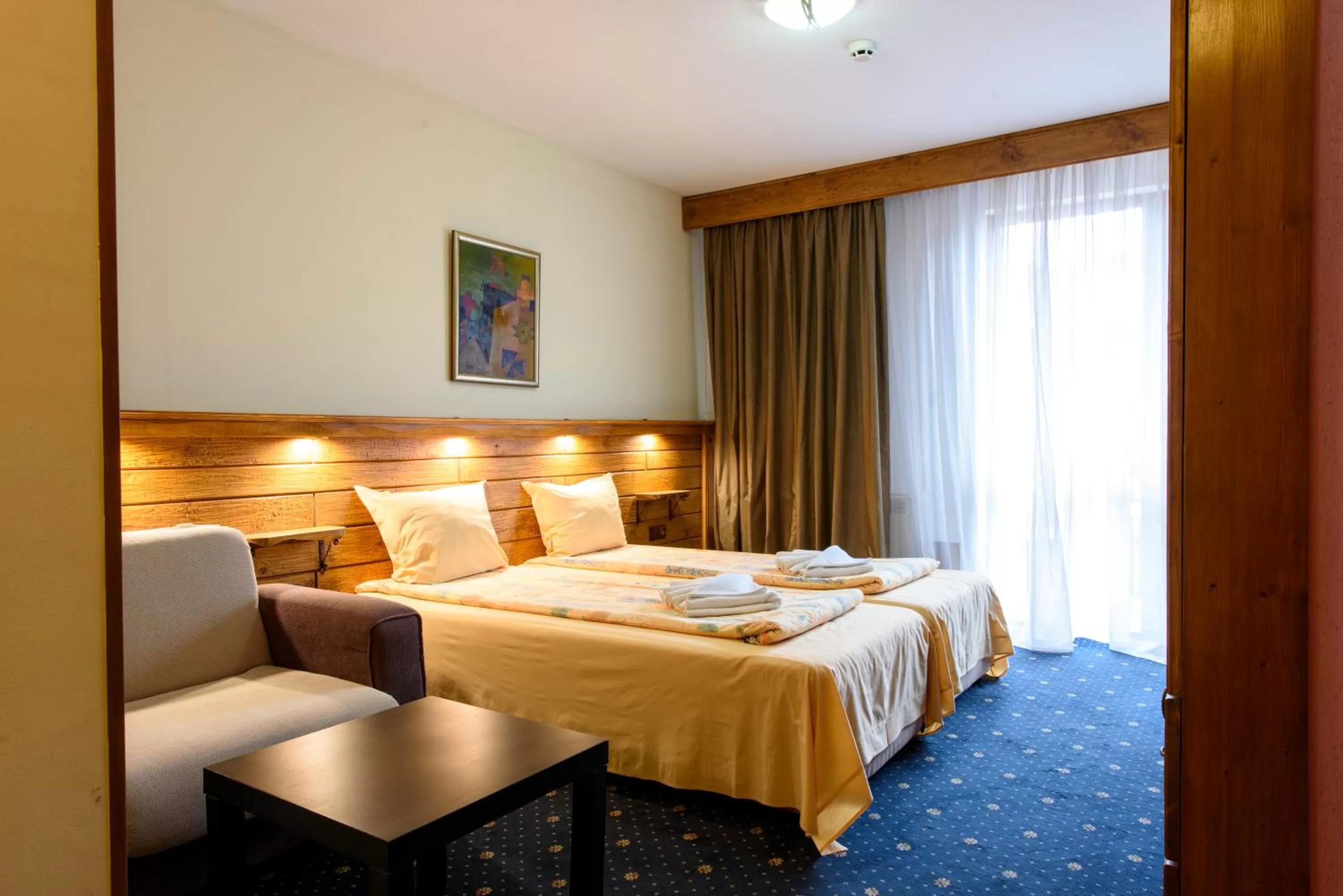 Bathroom, Bed in Kap House Family Hotel