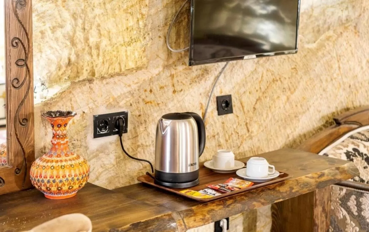 Coffee/tea facilities in Uzay Cave Suite Hotel