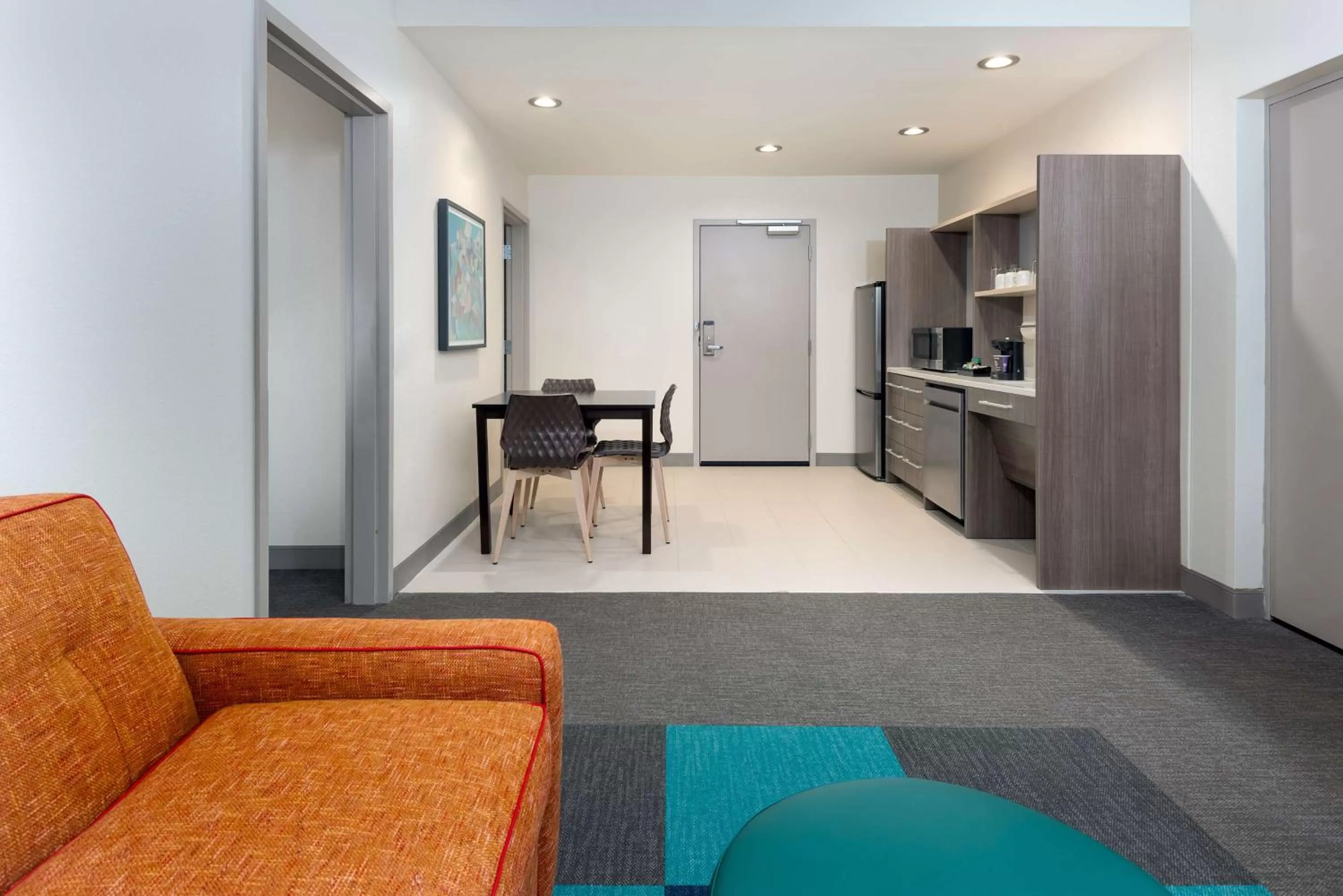 Living room in Home2 Suites By Hilton Orlando Near UCF