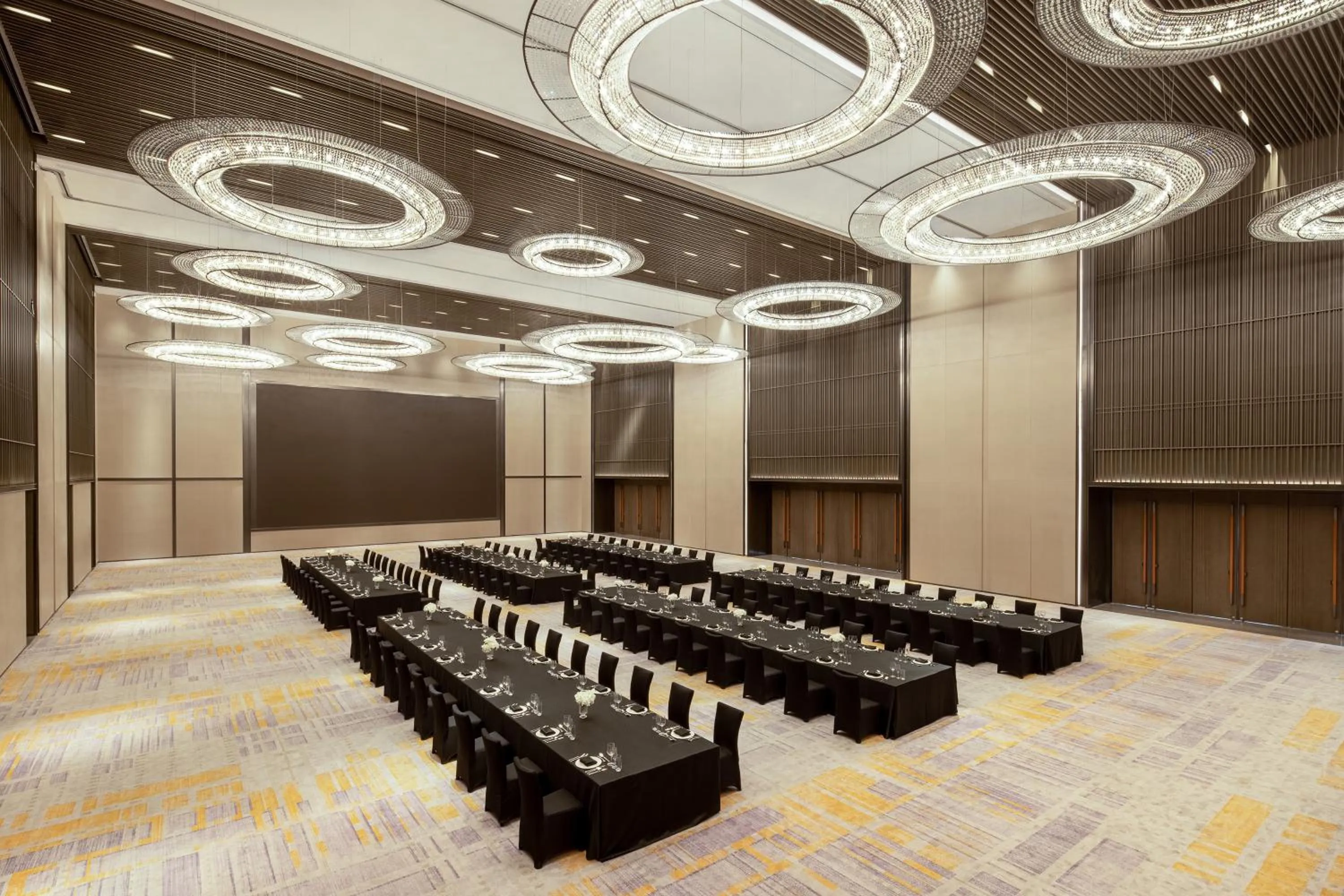 Business facilities in Crowne Plaza Qingdao Jinshui by IHG