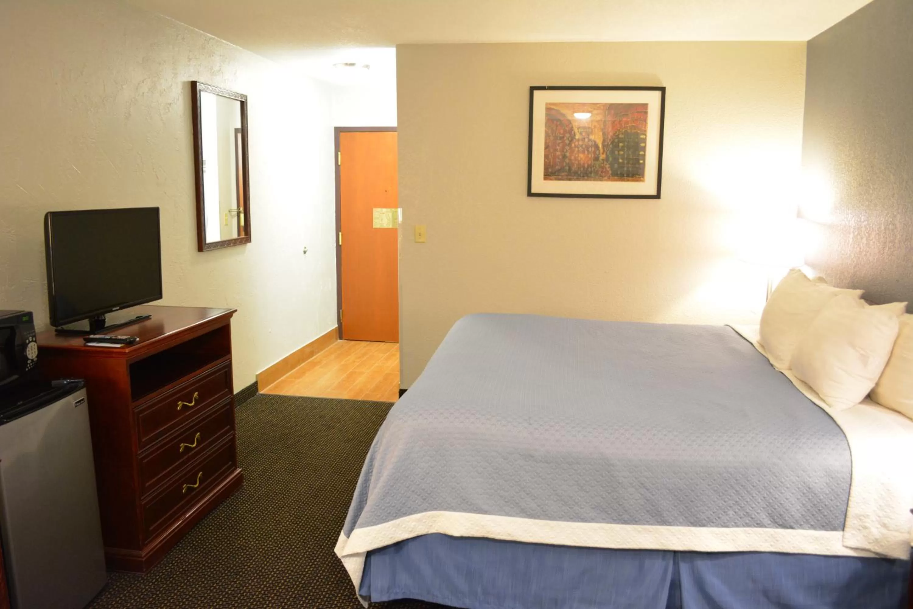 Bed in Days Inn by Wyndham Clive - West Des Moines