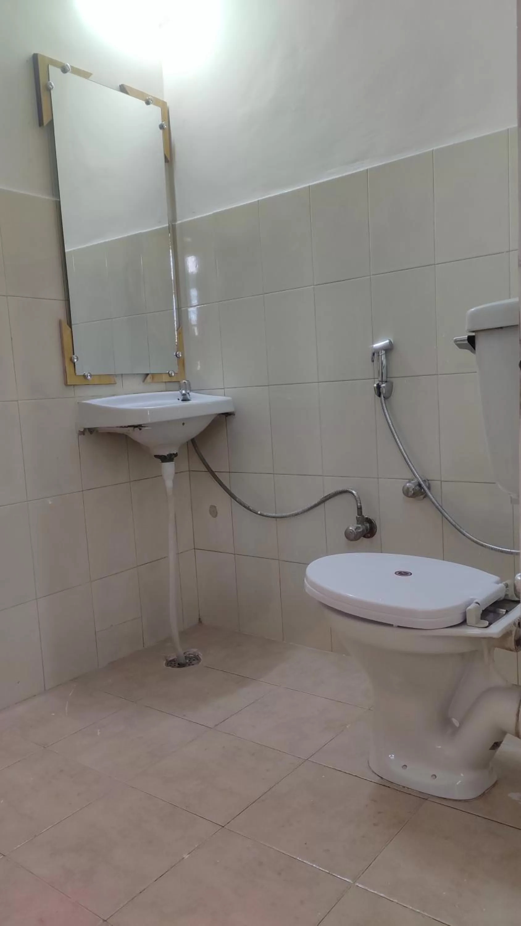 Bathroom in The Prasher Lodge Mall Road Manali