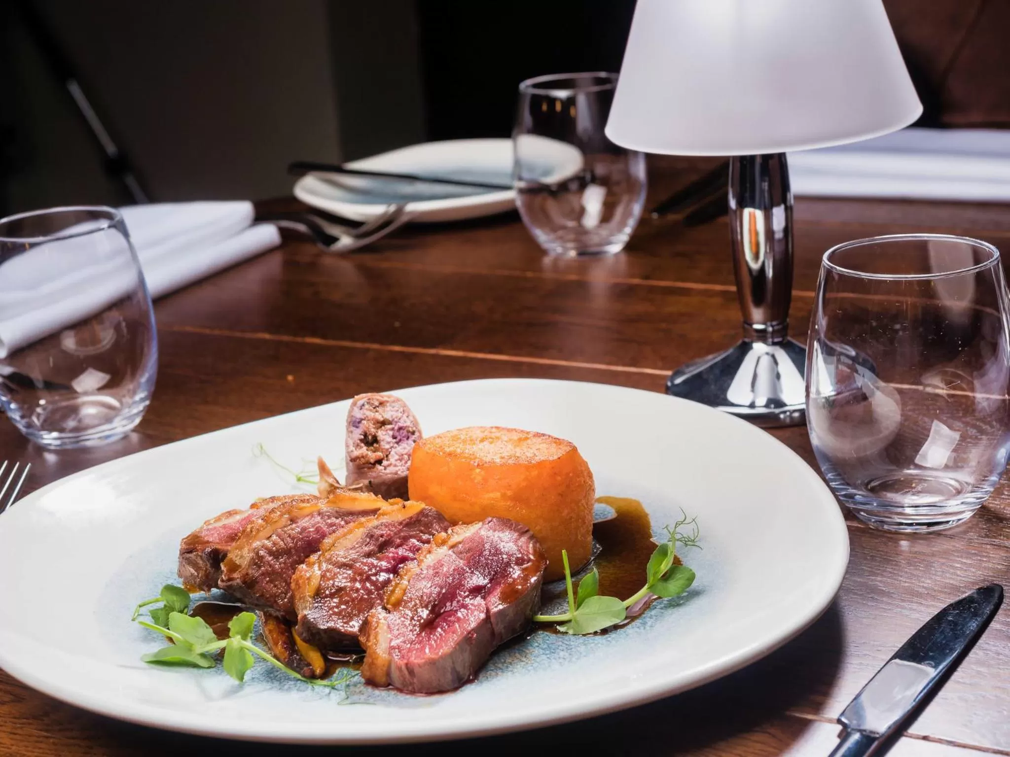 Food and drinks in The Feathers Hotel