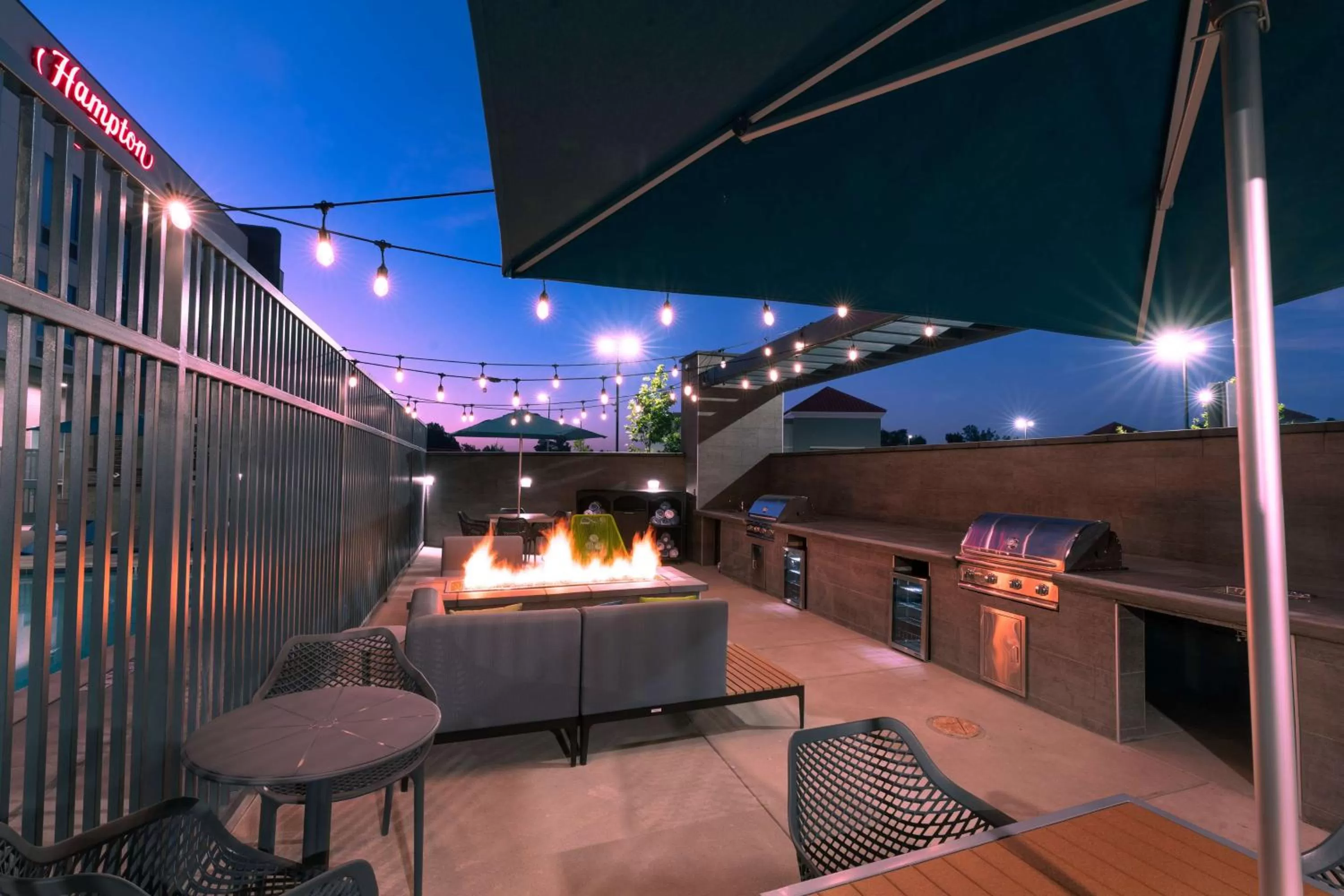 Dining area in Home2 Suites By Hilton Riverside March Air Force Base, Ca