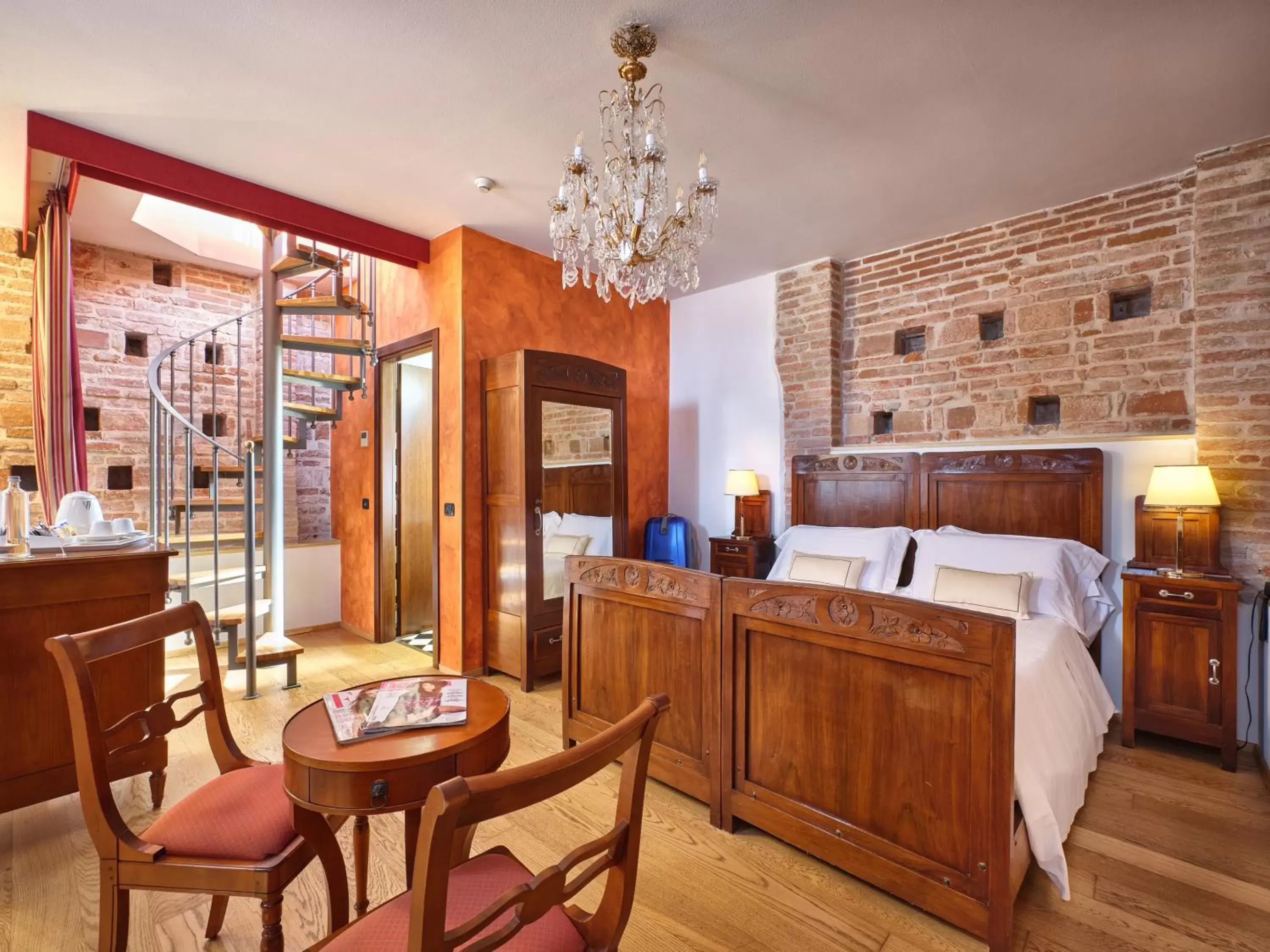 Suite with Terrace in Hotel Villa Malaspina Suite with Terrace in Hotel Villa Malaspina