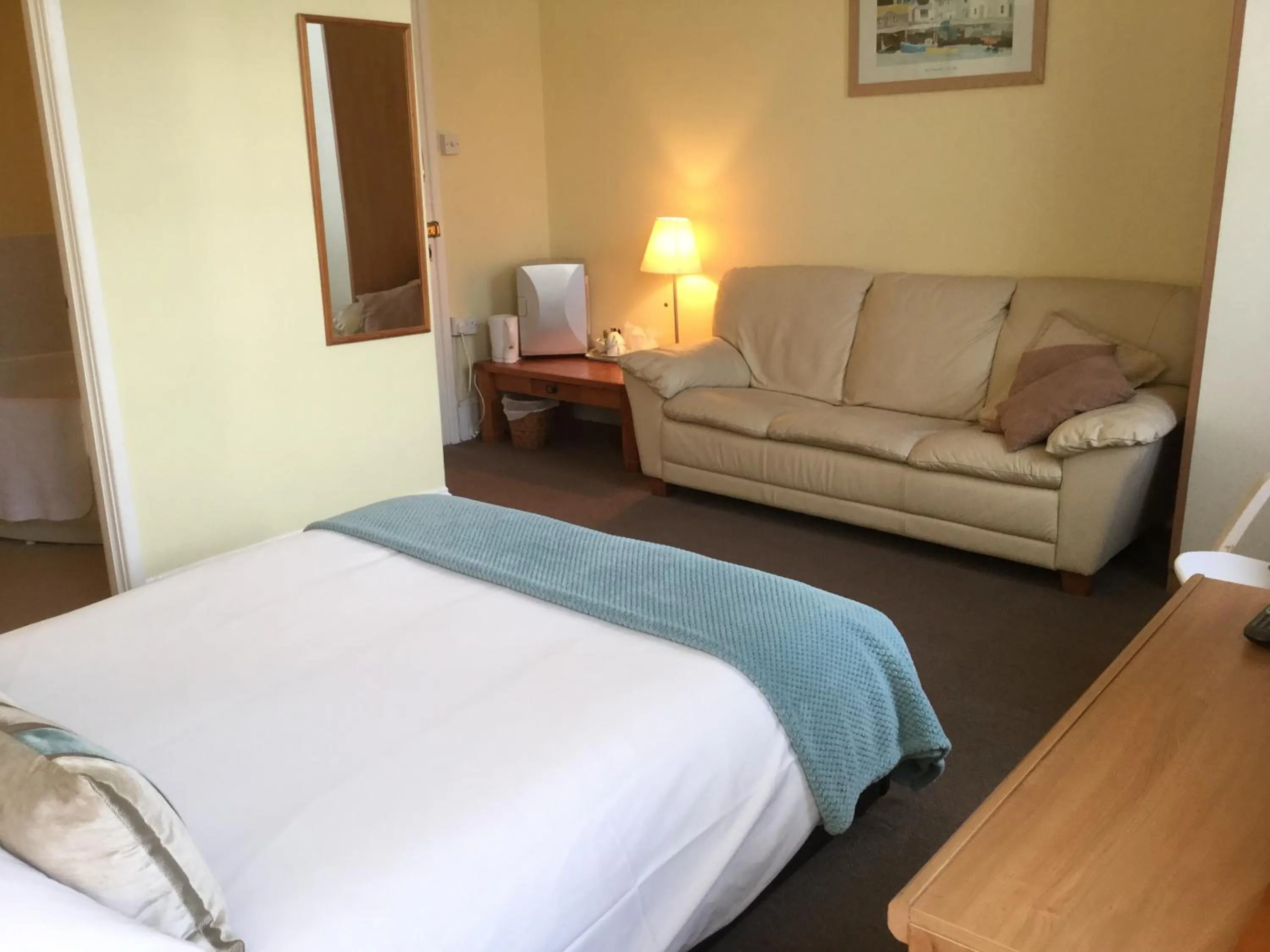 Photo of the whole room in Haven House