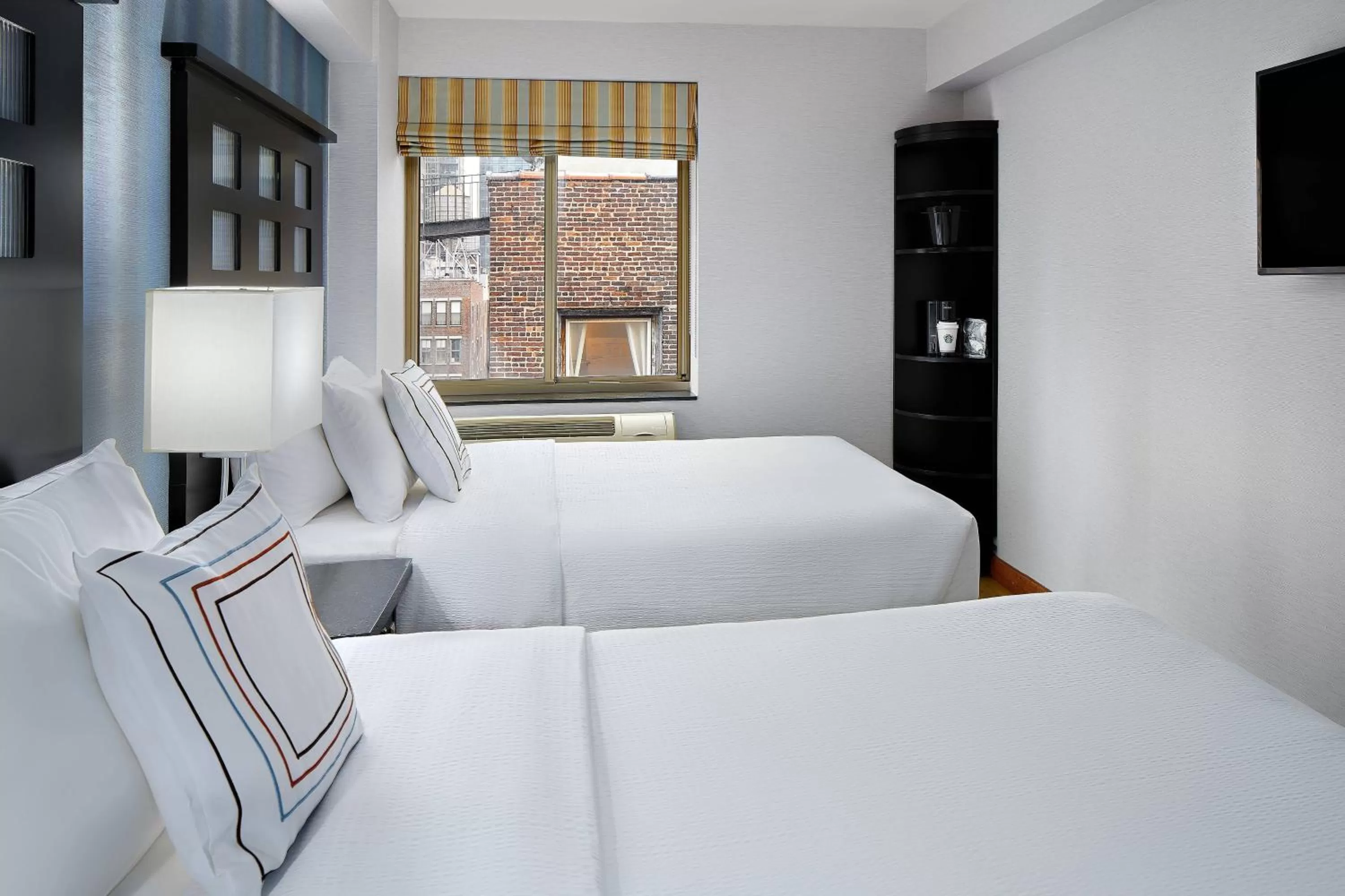 Photo of the whole room, Bed in Fairfield Inn & Suites by Marriott New York Manhattan/Chelsea