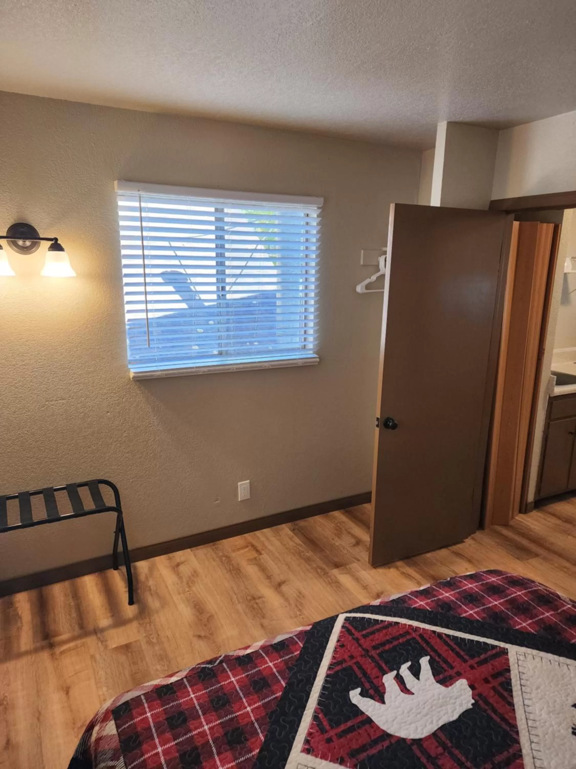 Bedroom, Bed in Black Forest Lodge