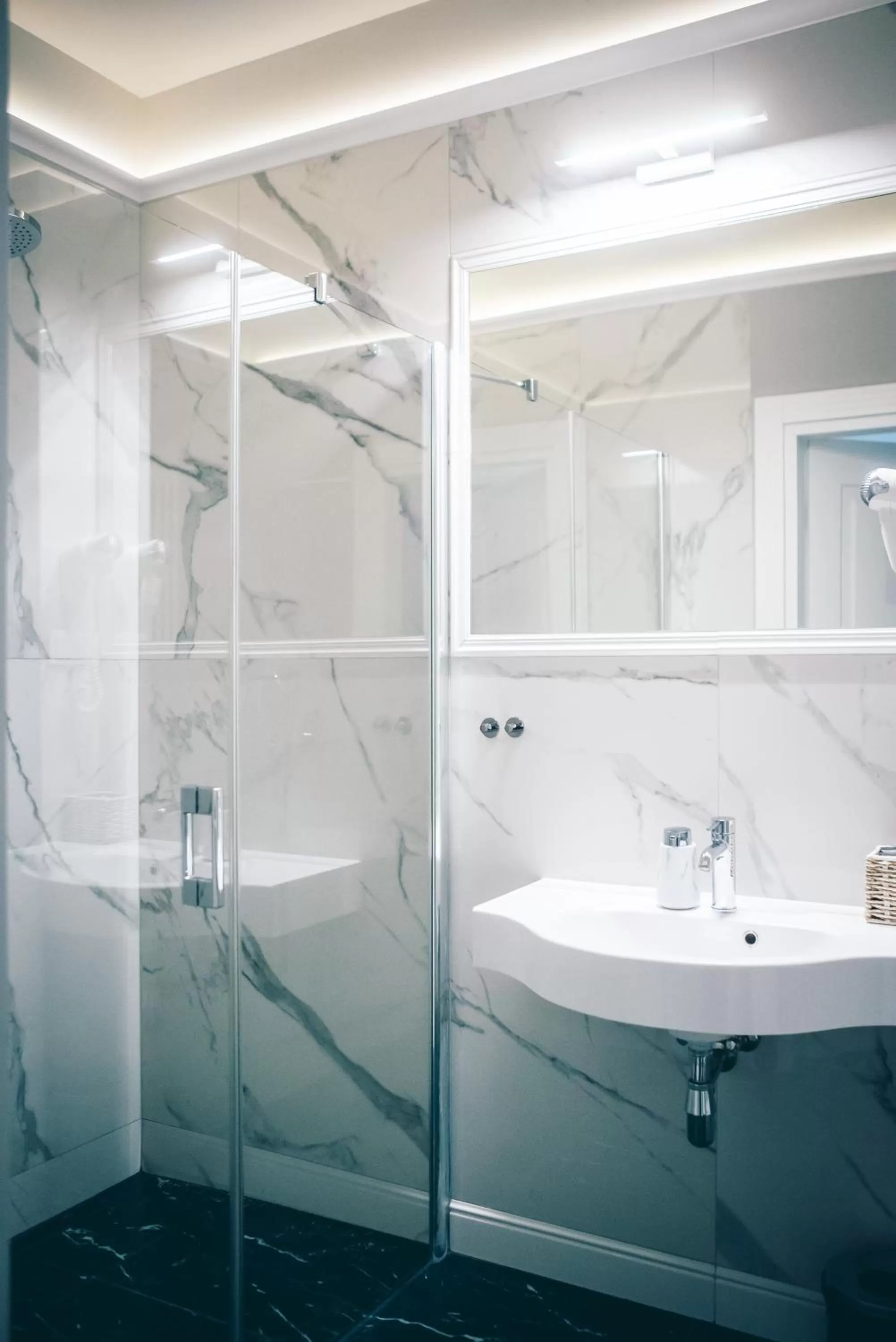 Shower in Hotel Villa Art Novis City Center