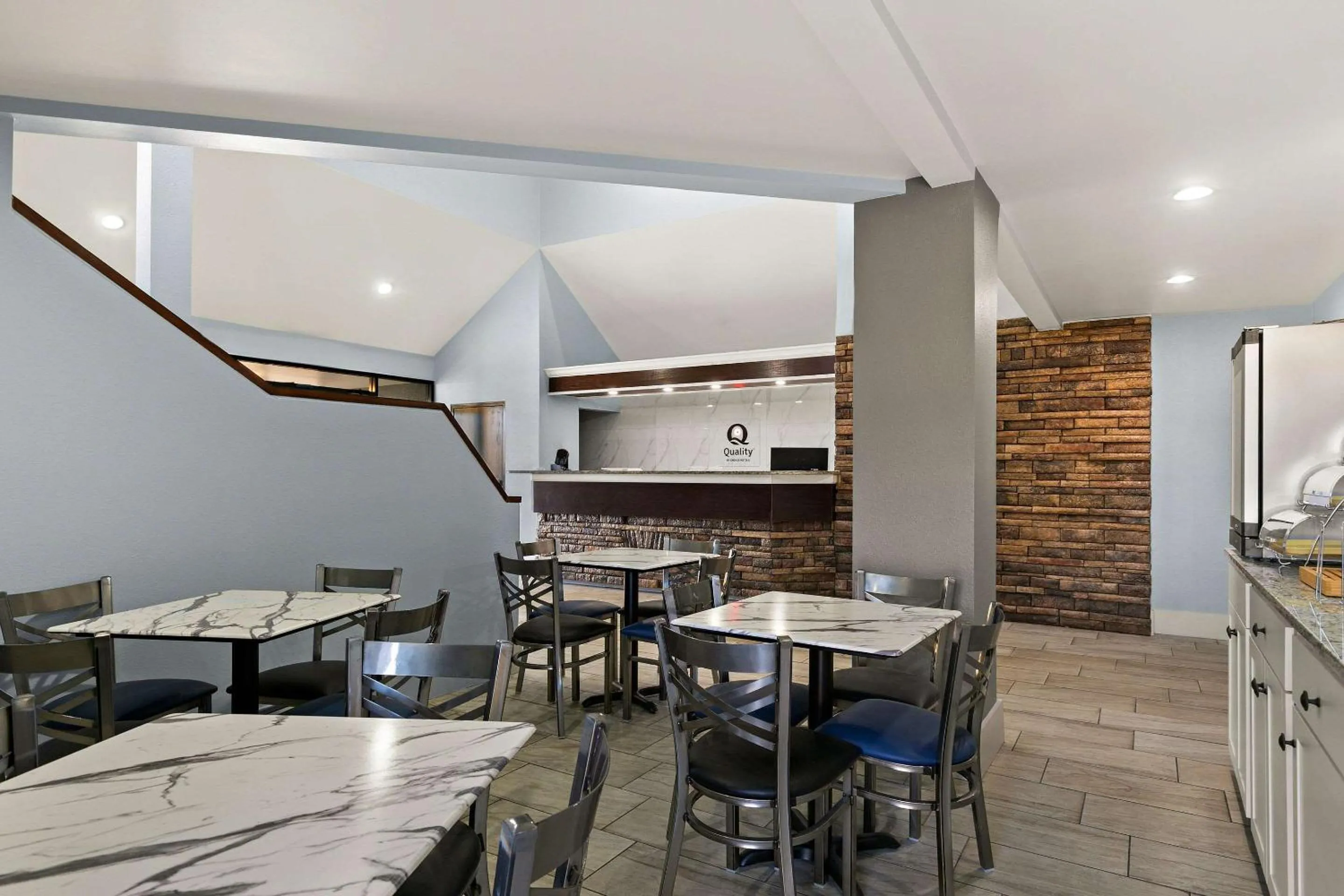 Breakfast, Restaurant/Places to Eat in Rodeway Inn