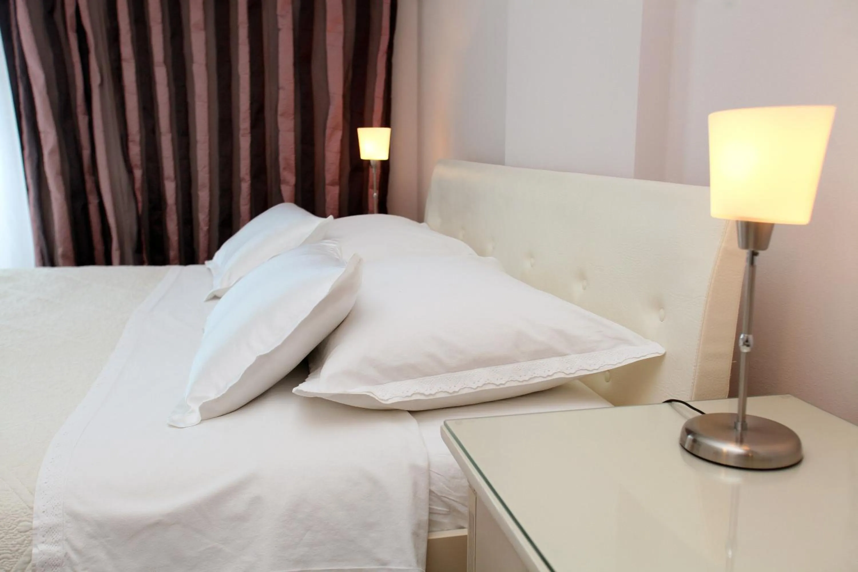 Bed in Hotel Bellevue Trogir
