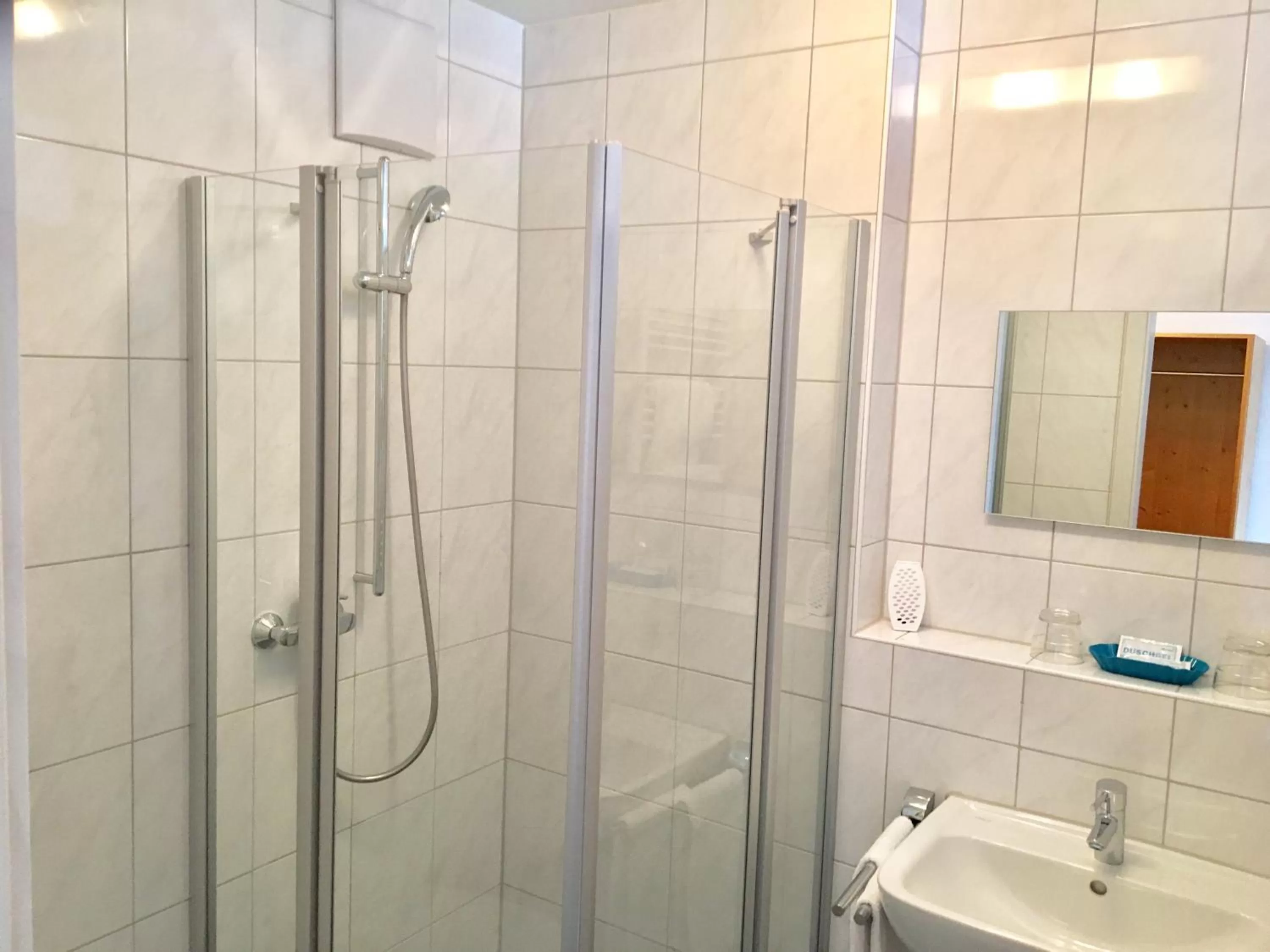 Photo of the whole room in Motel Füssen im Allgäu