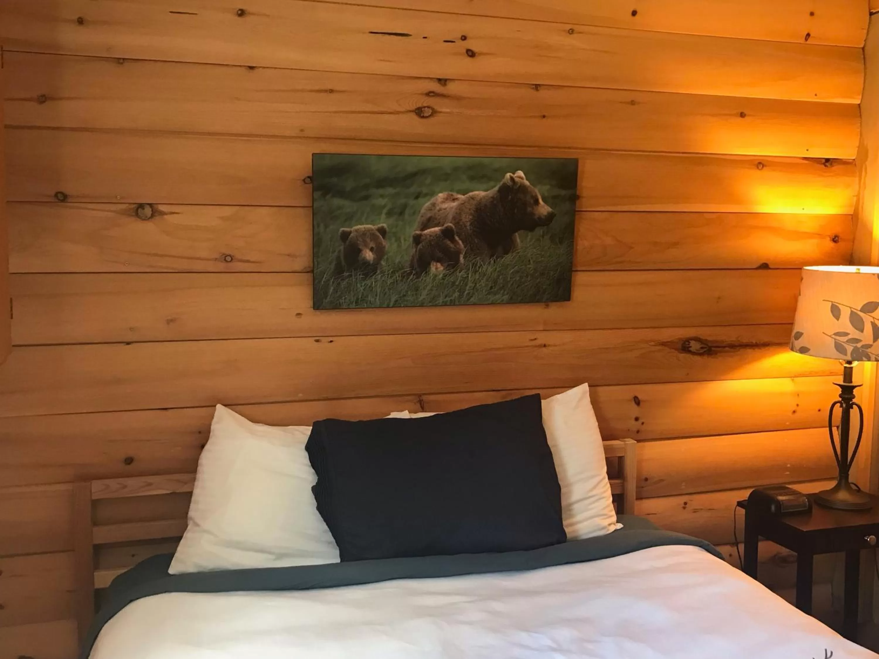 Bed in Hush Lodge and Cottages