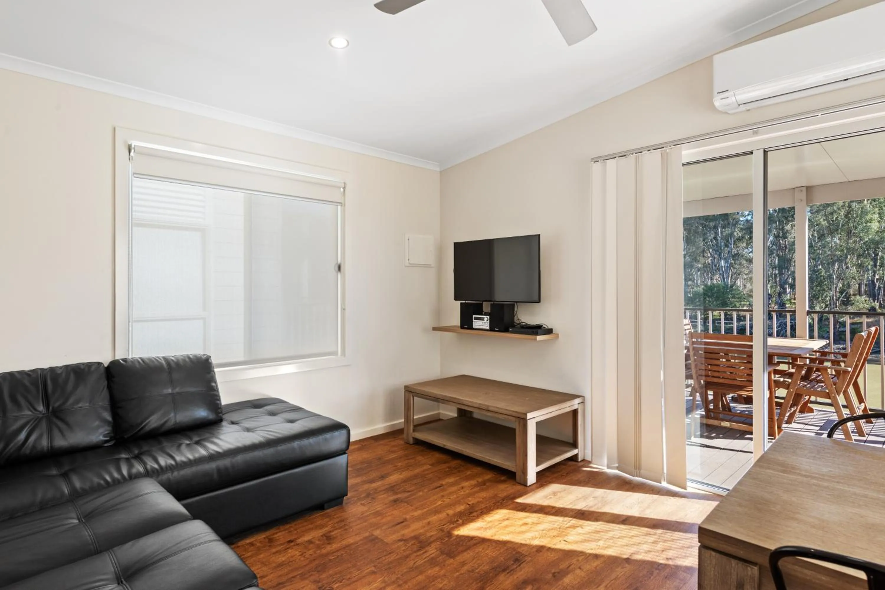 Living room in Discovery Parks - Maidens Inn Moama