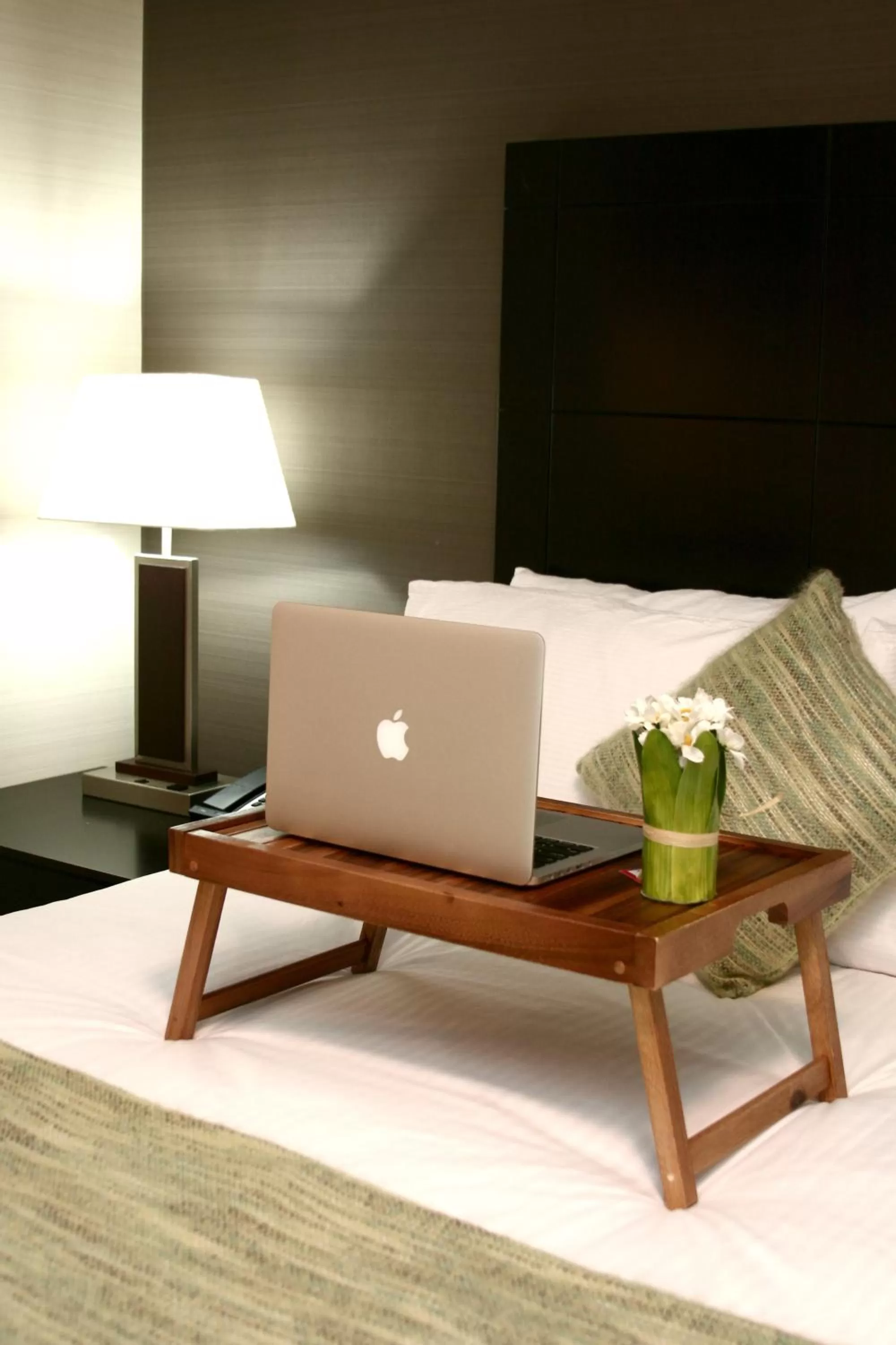 Bed in Foxwood Inn & Suites Drayton Valley