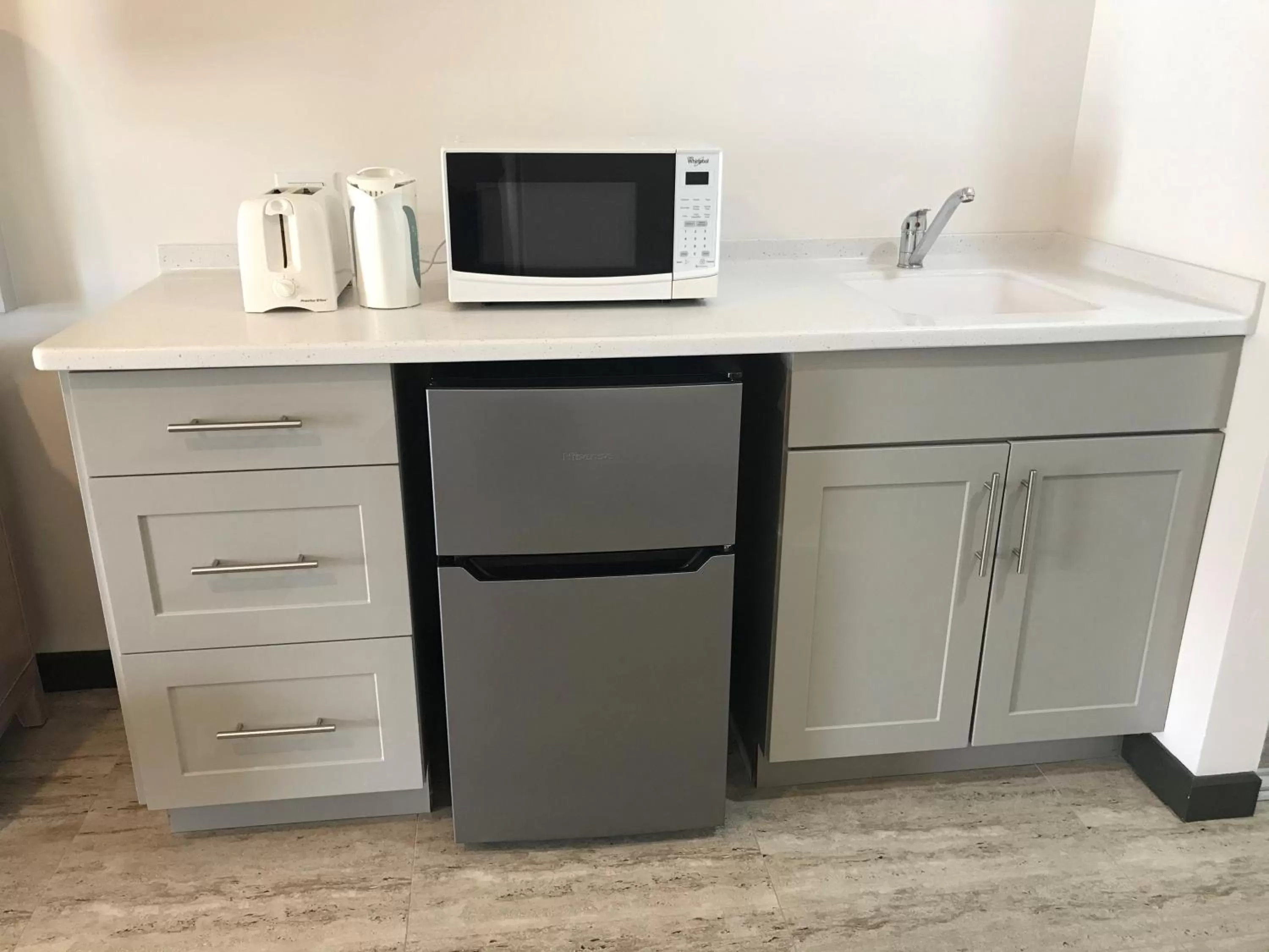 Coffee/tea facilities in Coconut Court Beach Hotel