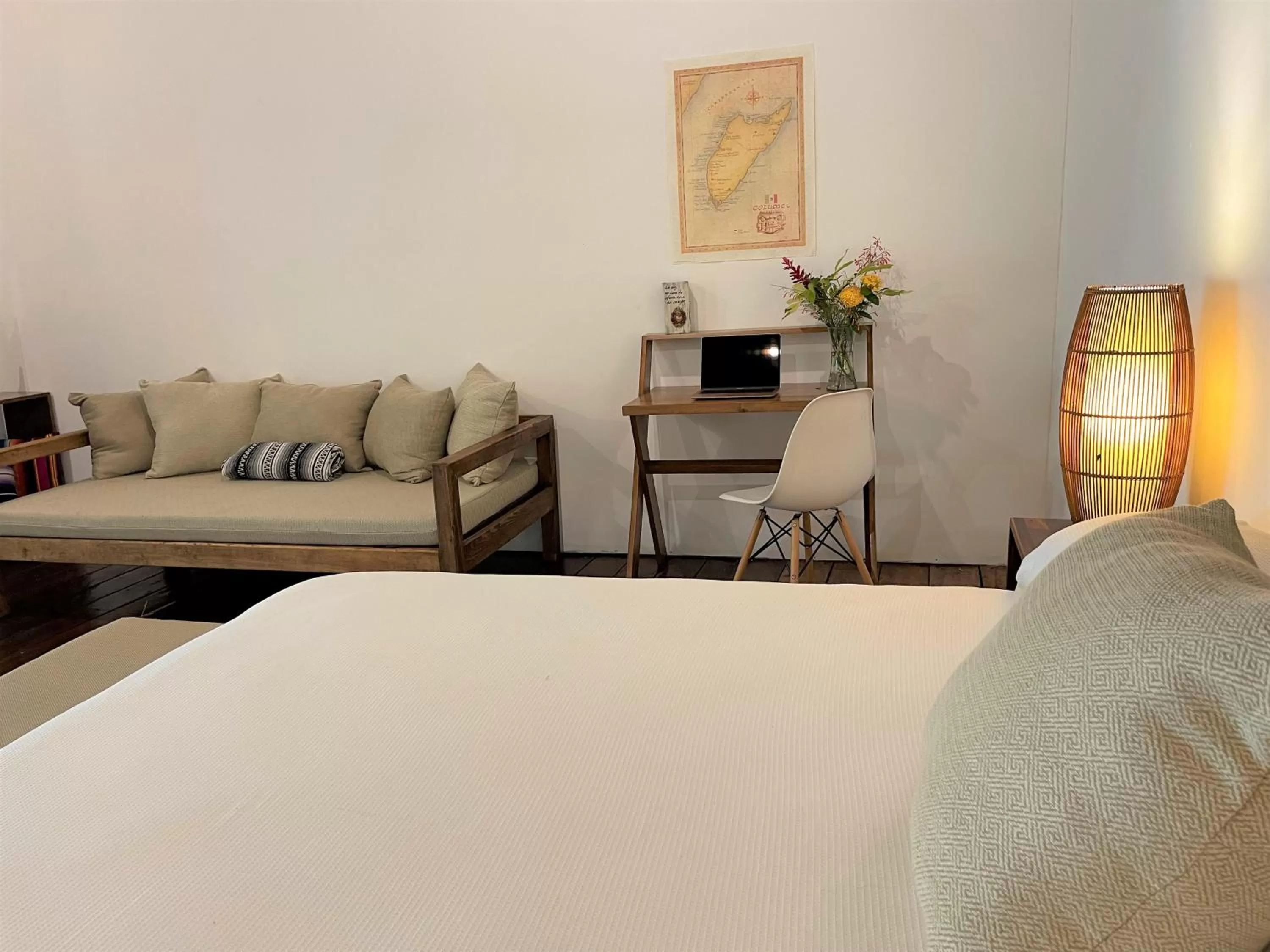 Seating area, Bed in Hotel Villas Colibrí Suites & Bungalows