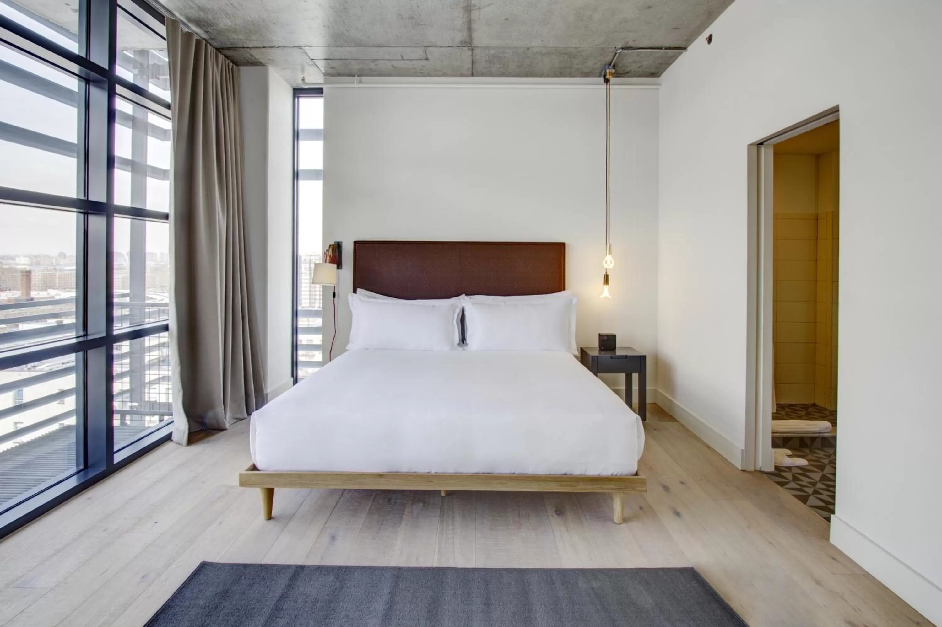 Bathroom, Bed in Boro Hotel