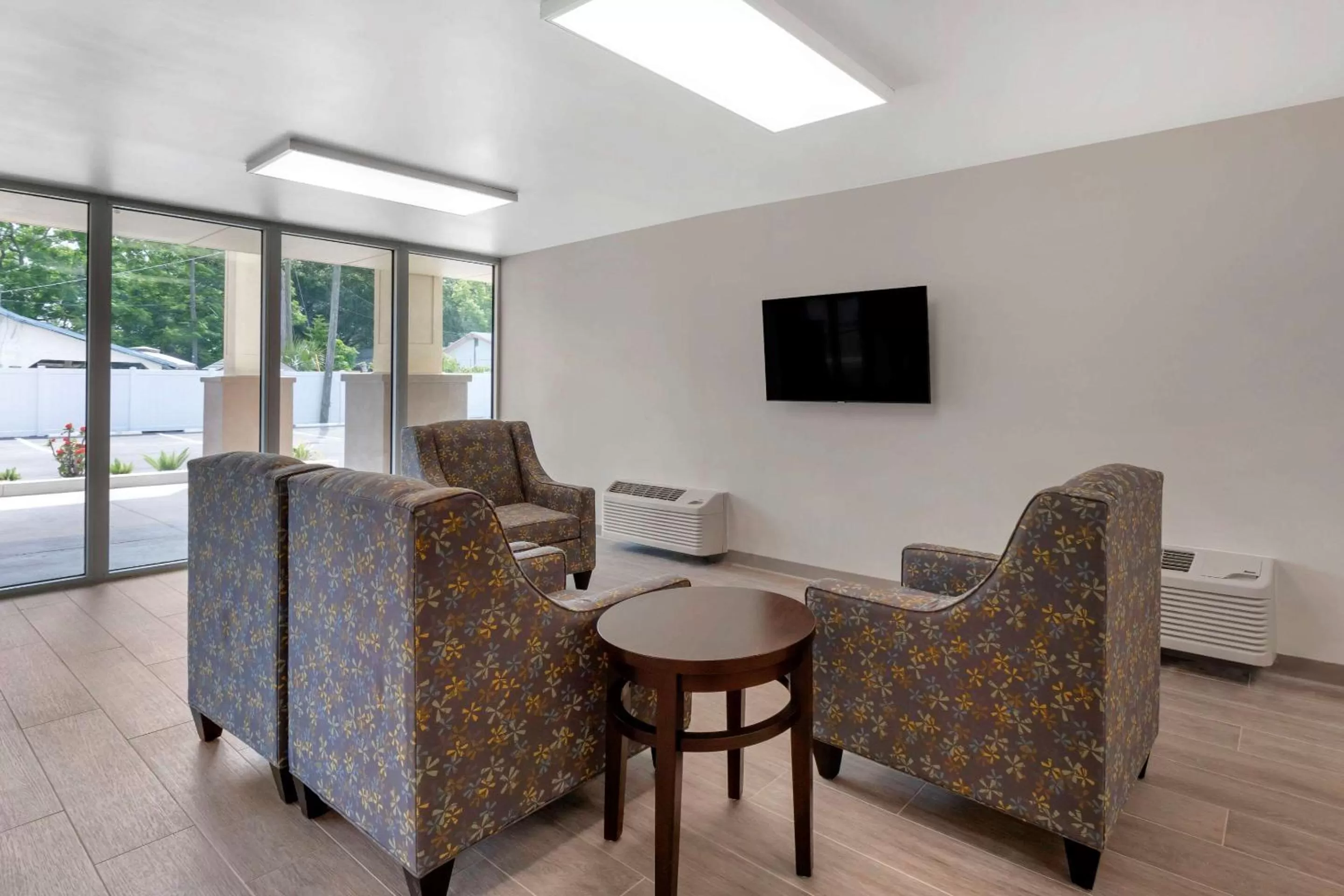 Lobby or reception in Quality Inn Saint Petersburg North-Tampa Bay