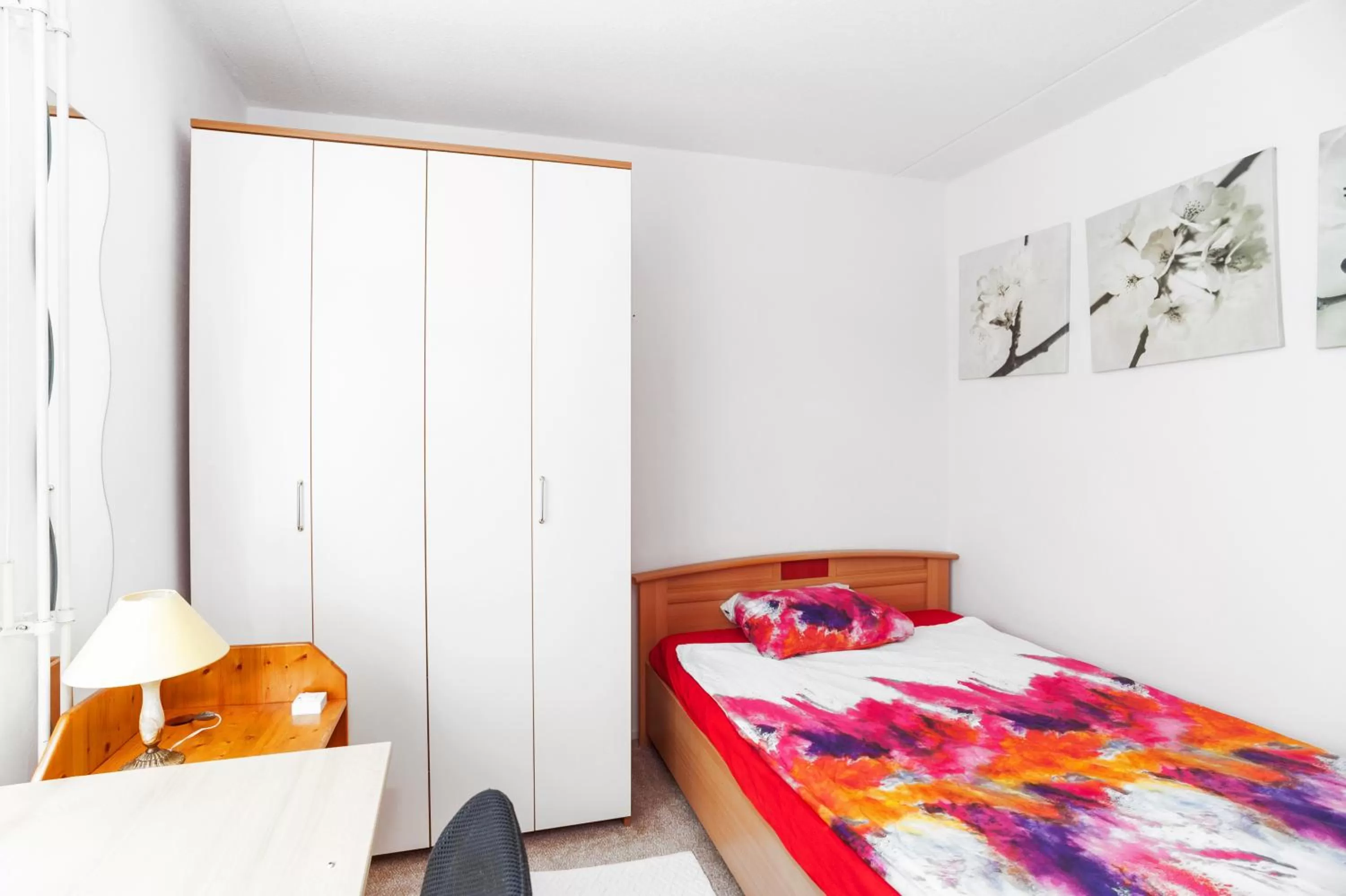 Bed in Wim's Place Schiphol Amsterdam Airport