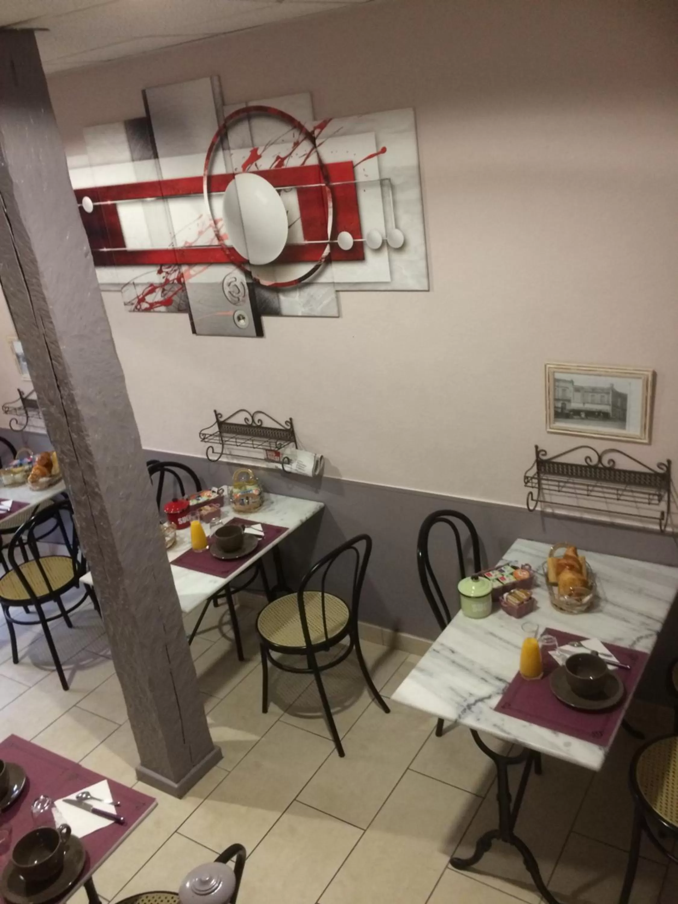 Food and drinks, Restaurant/Places to Eat in Hotel des Remparts