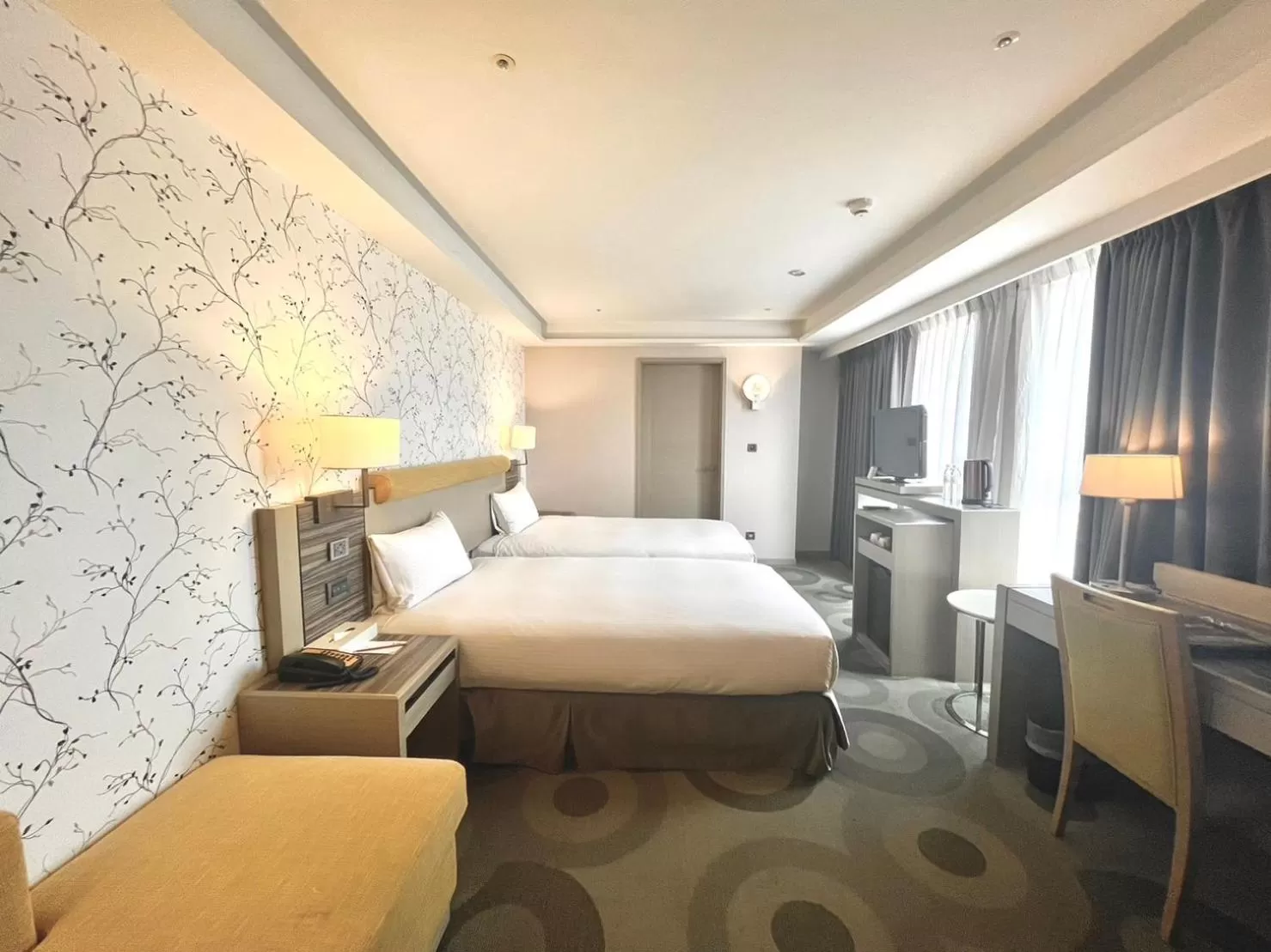 Photo of the whole room, Bed in Fullon Hotel Kaohsiung