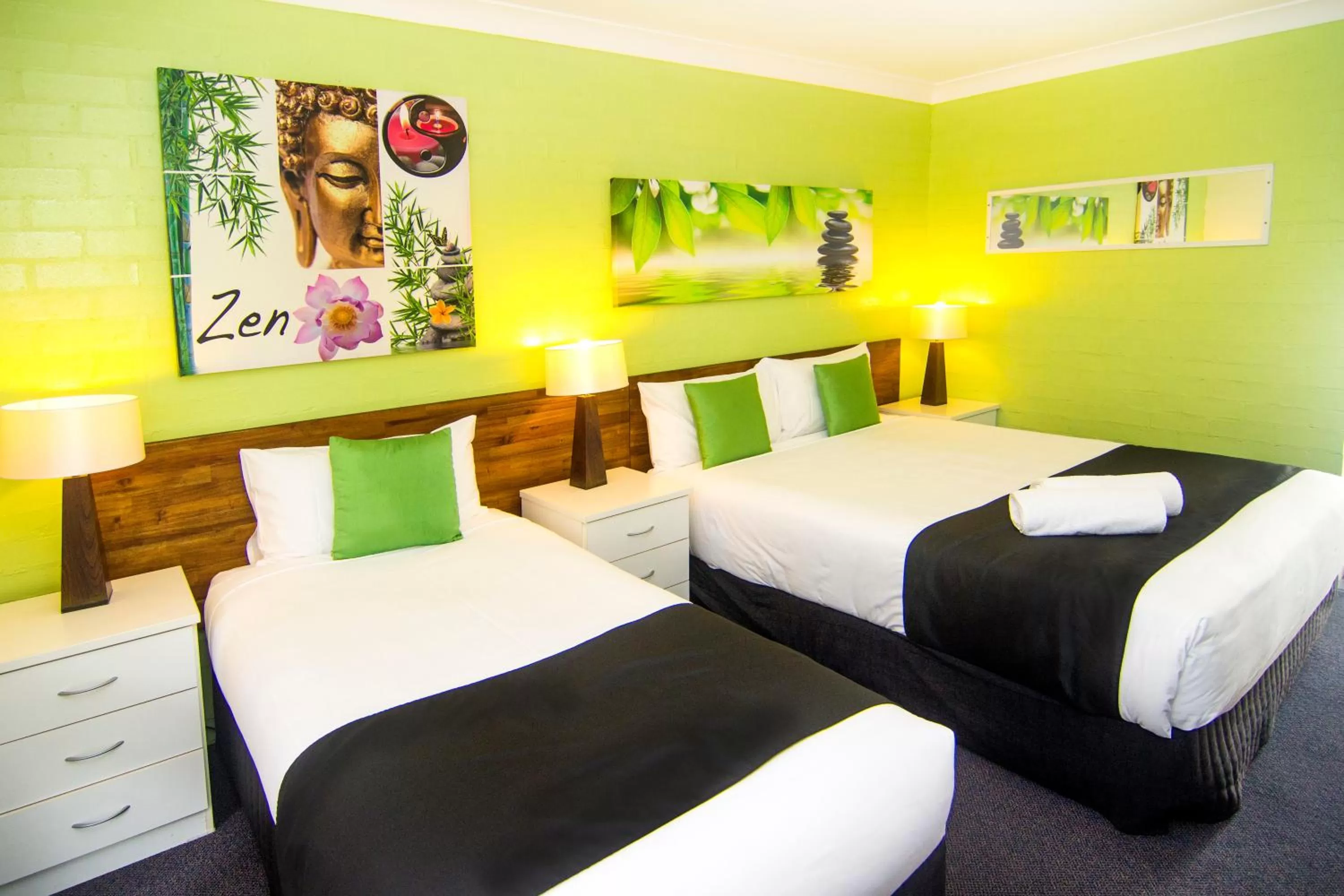 Bedroom, Bed in Crescent Motel Taree