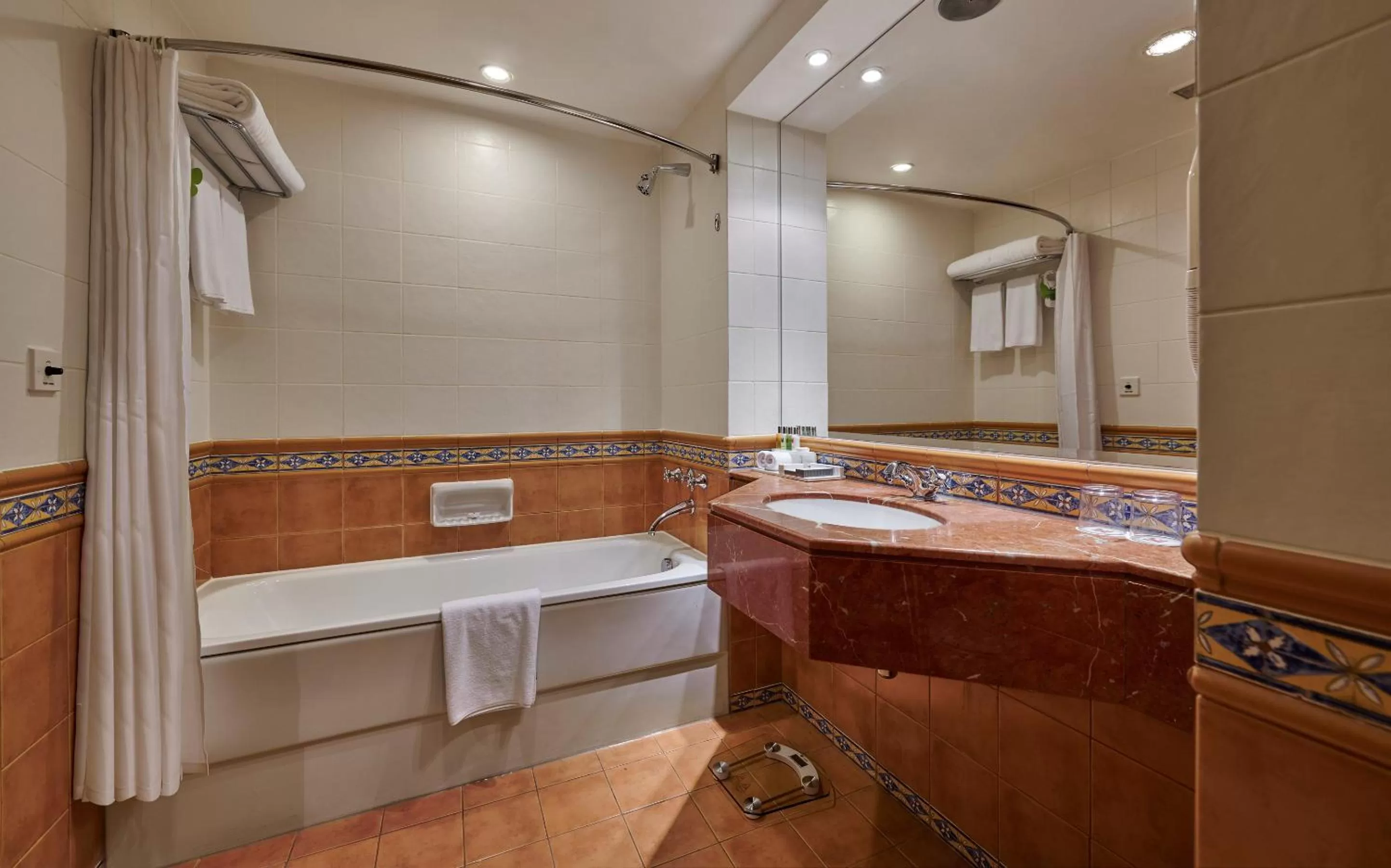 Bathroom in Millennium Airport Hotel Dubai