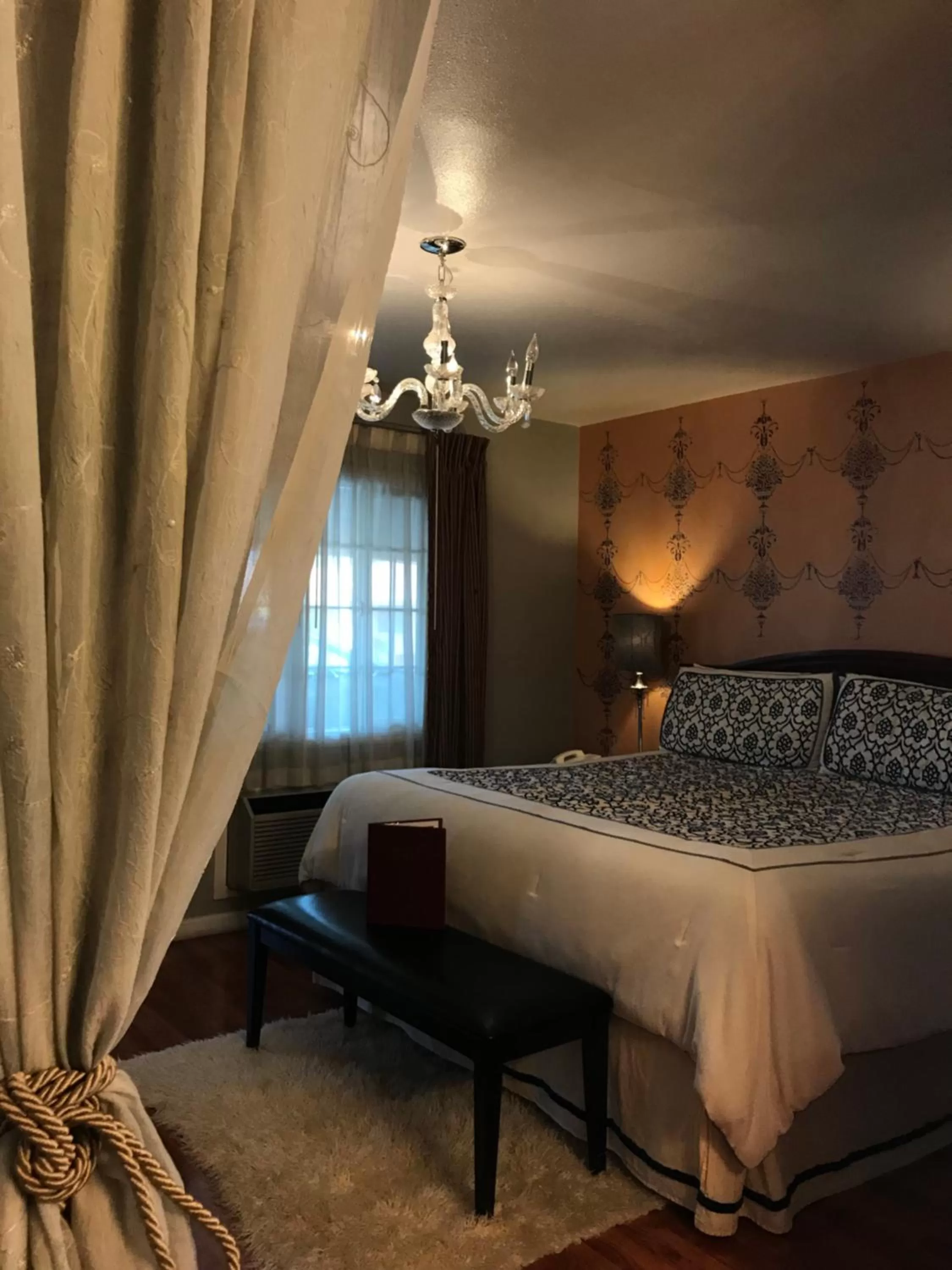 Bedroom, Bed in Chardonnay Lodge