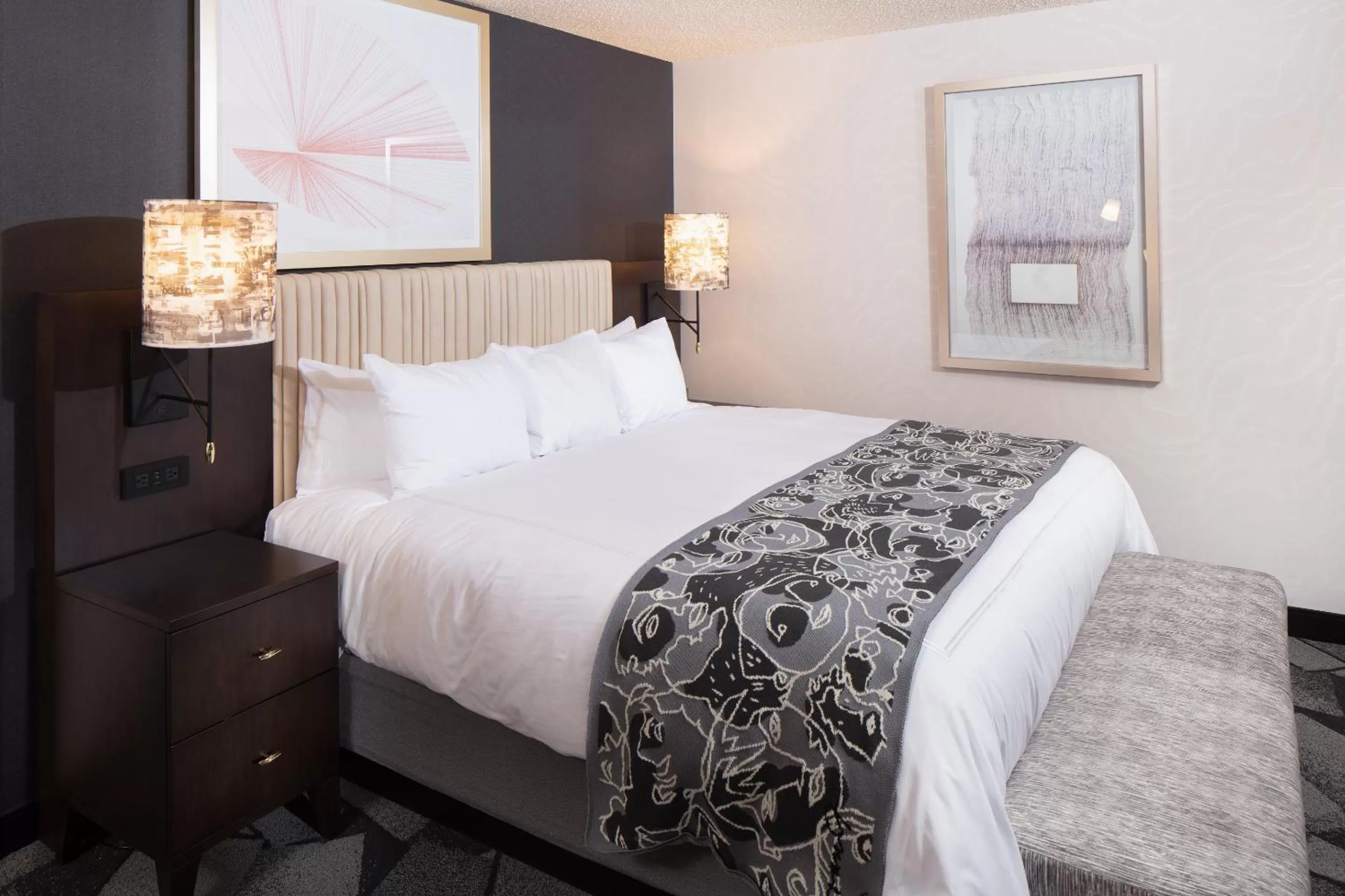 Bed in Saint Kate - The Arts Hotel