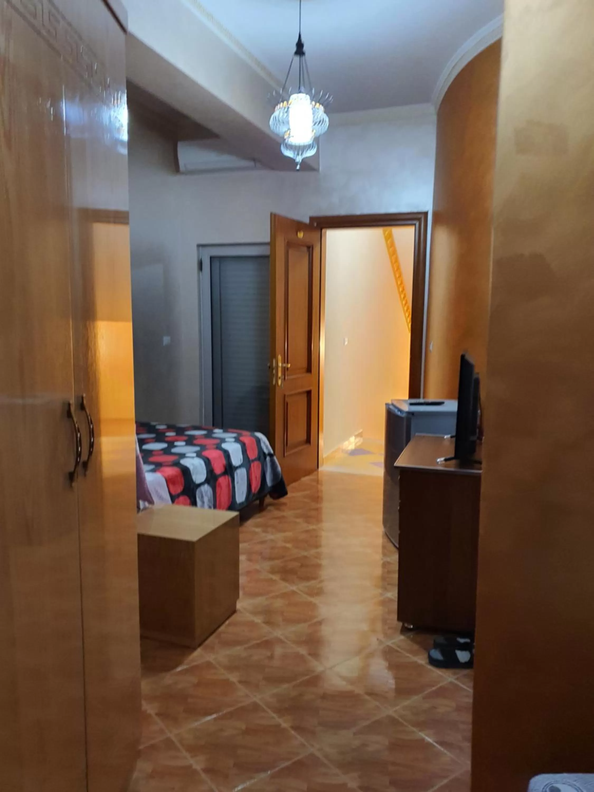 Bed in Kompleksi GJONI