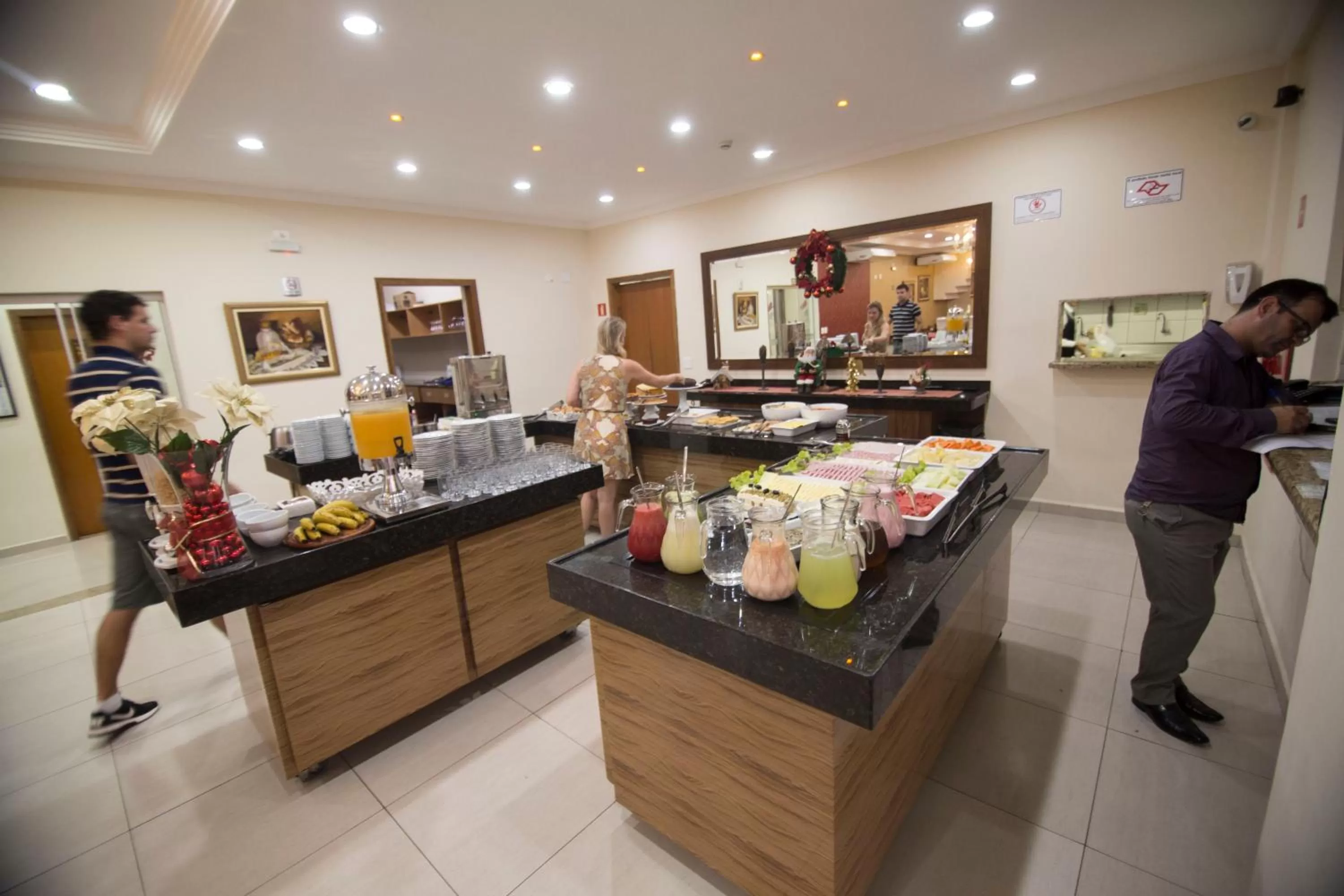 Restaurant/places to eat in Lotus Hotel - à 6 km do Santuário de Aparecida-SP