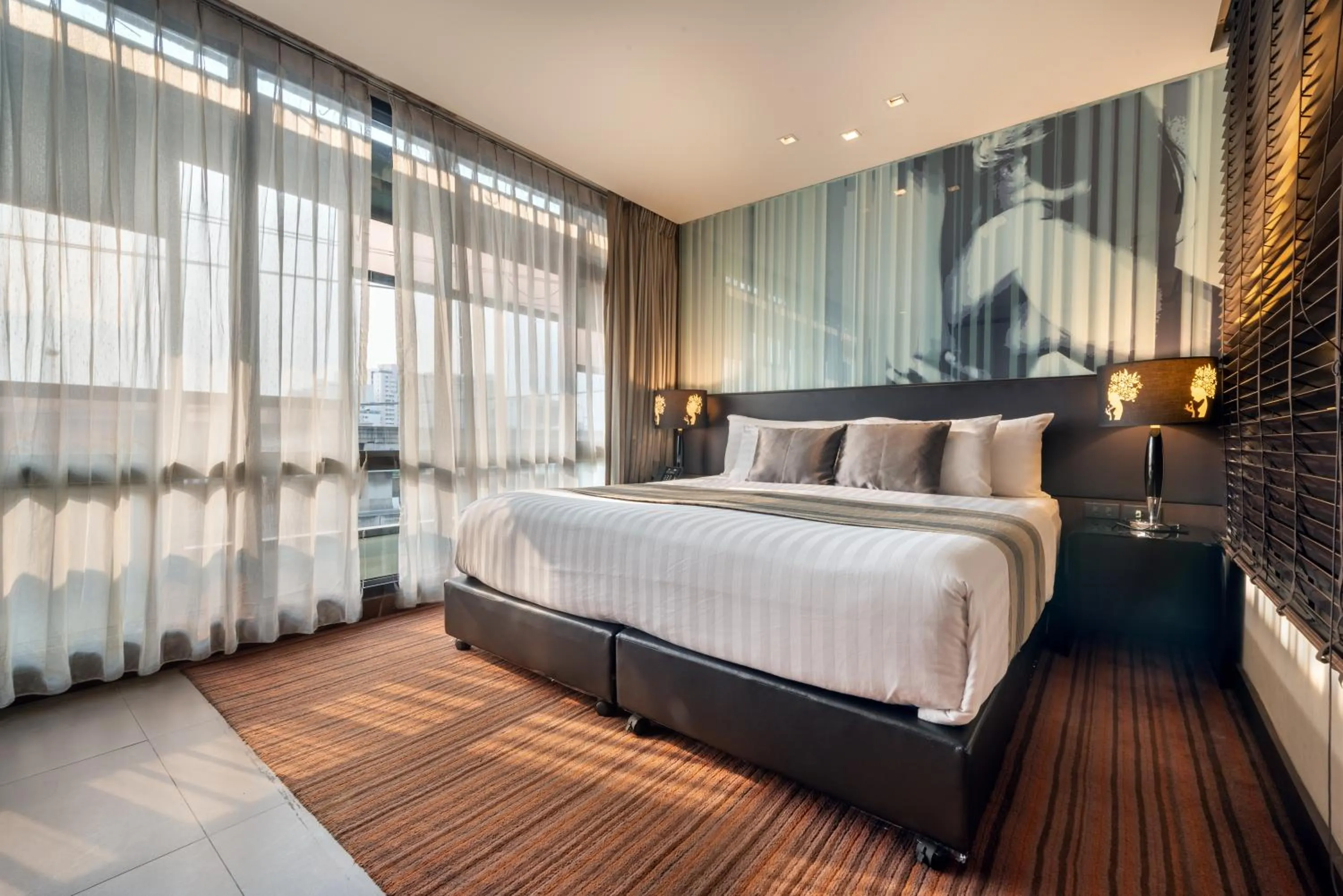 Bed in M2 de Bangkok Hotel