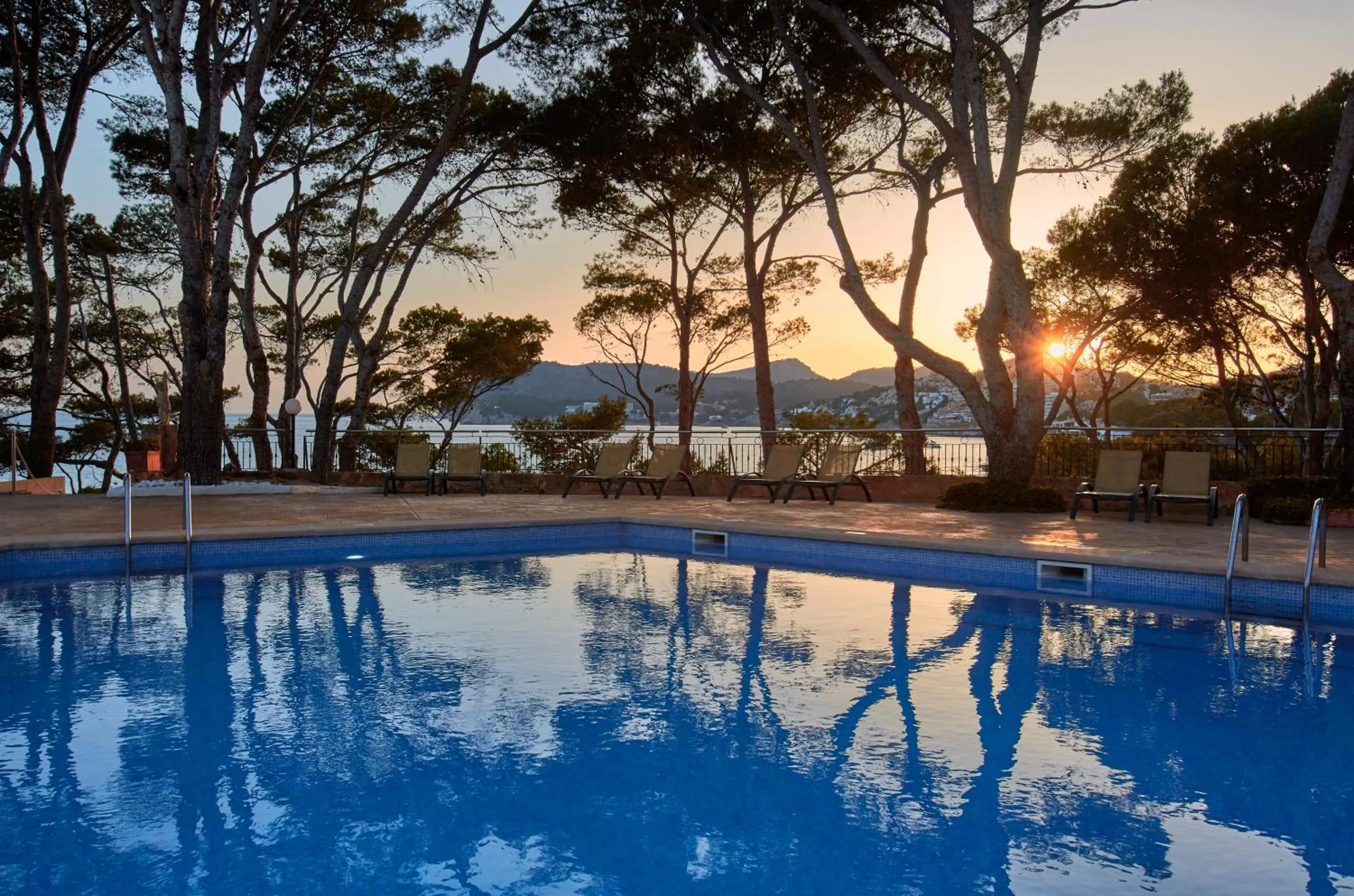 Swimming pool in Universal Hotel Lido Park & Spa