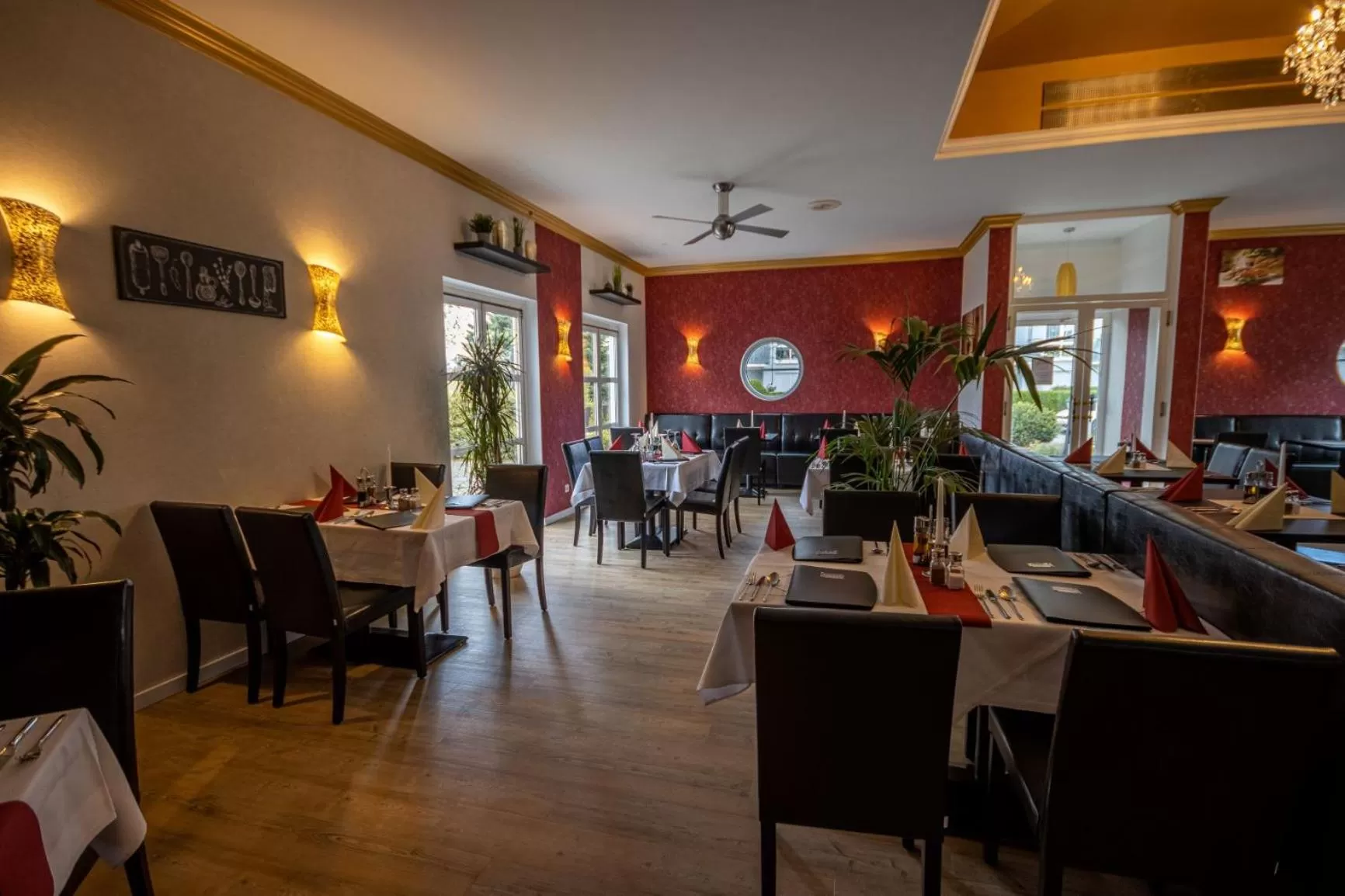 Restaurant/places to eat in Check Inn Hotel Merseburg