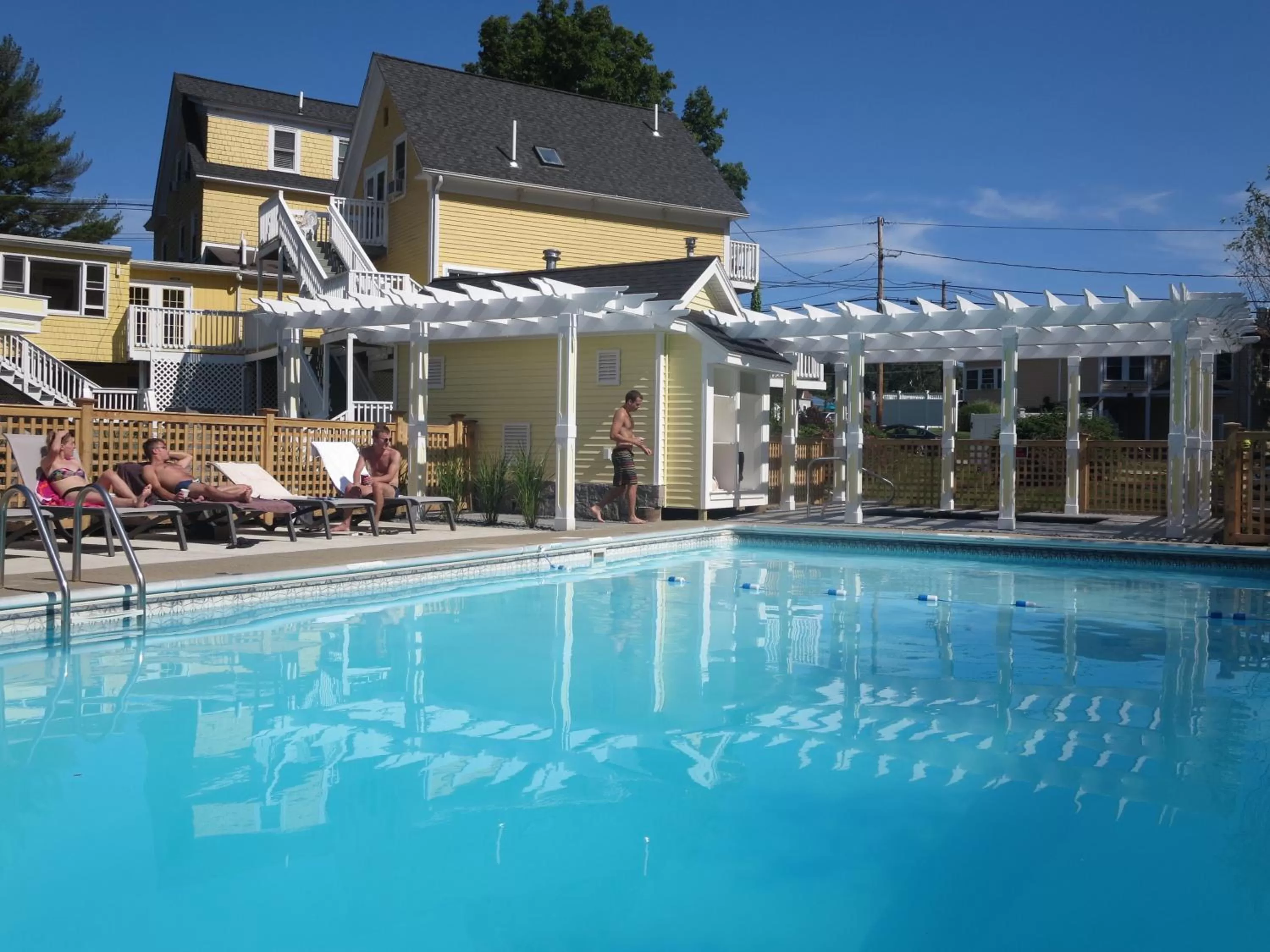 Day in Admiral's Inn Resort