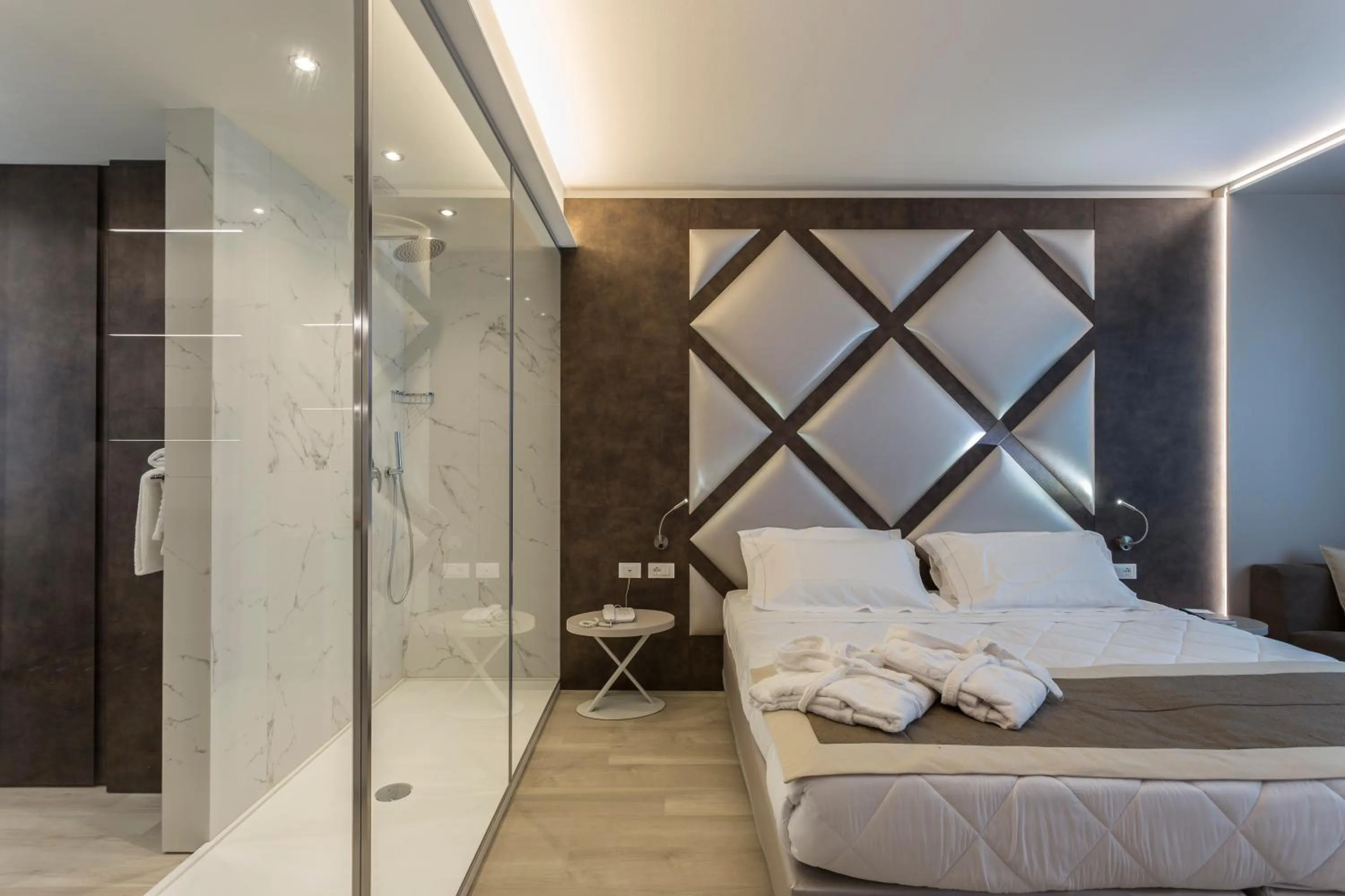 Property logo or sign, Bed in Hotel Victoria