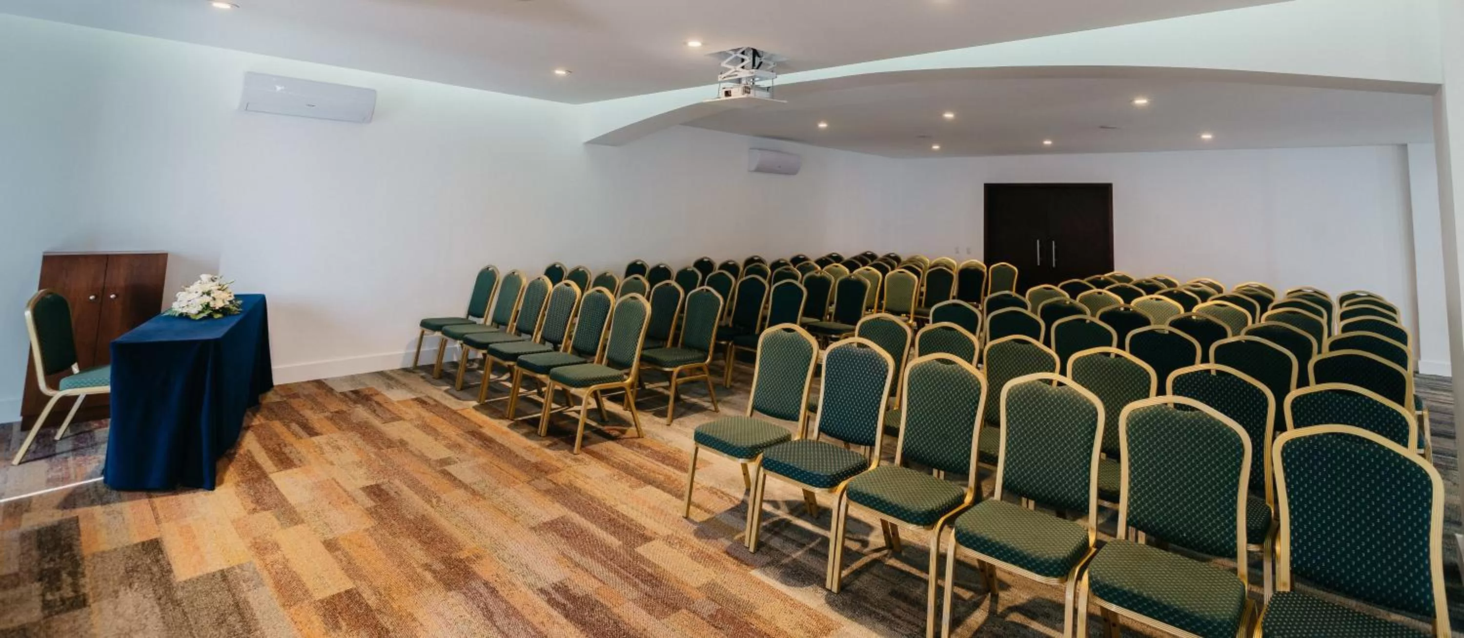 Communal lounge/ TV room in Hotel Antofagasta