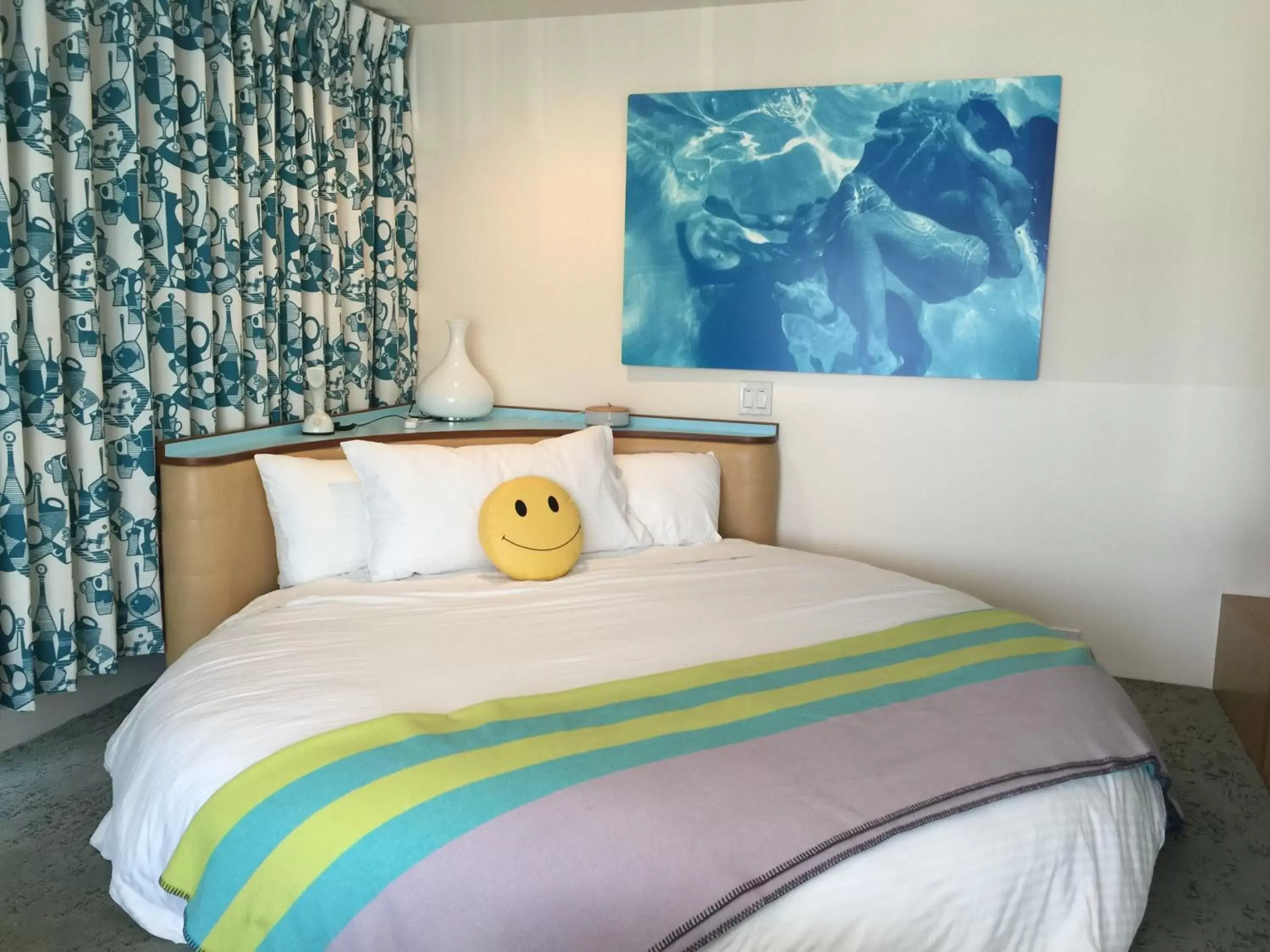 King Suite with Spa Bath in The Beverly Laurel Hotel at West Hollywood King Suite with Spa Bath in The Beverly Laurel Hotel at West Hollywood