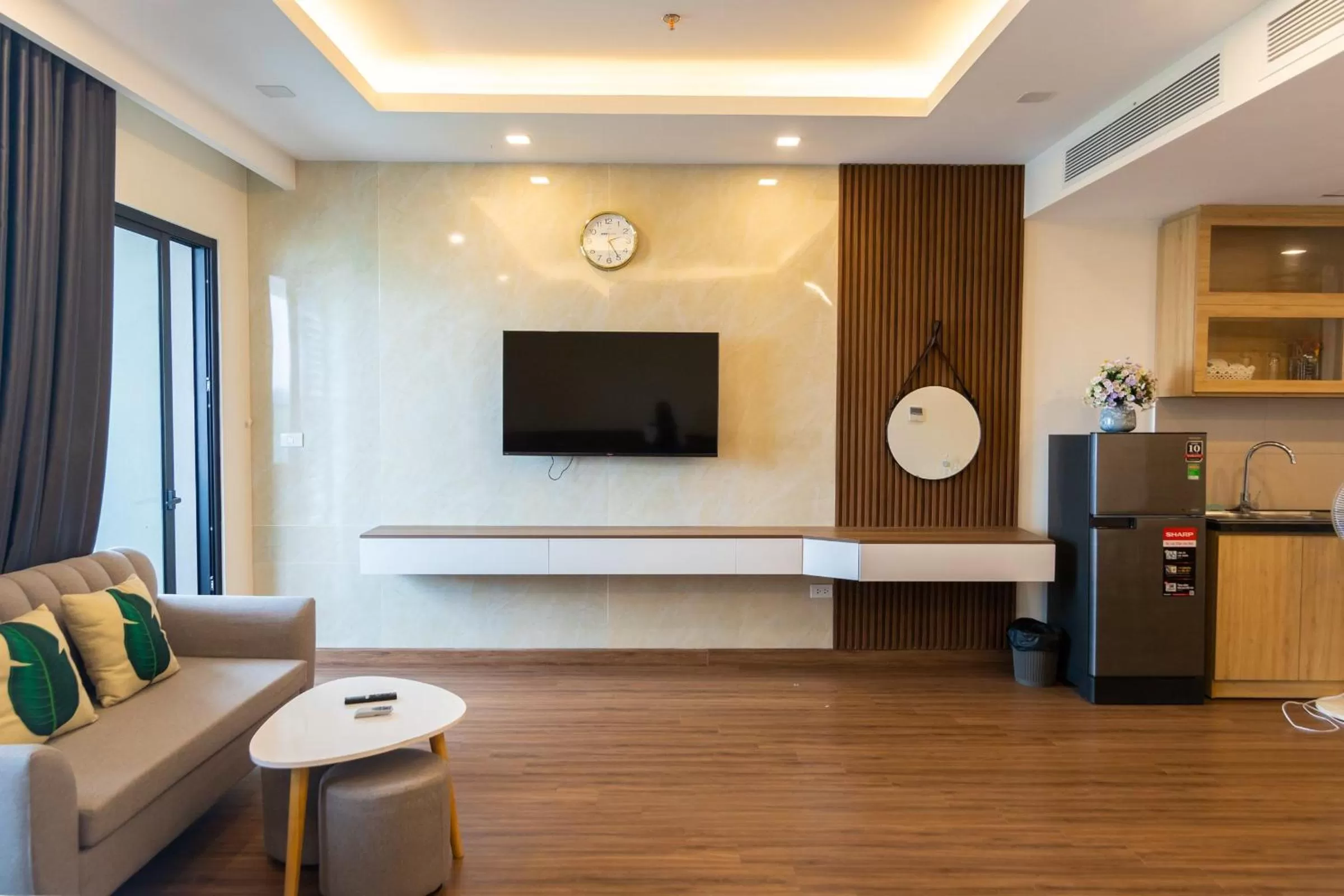 Communal lounge/ TV room, TV/Entertainment Center in FLC Sea Tower Quy Nhơn - Homostay